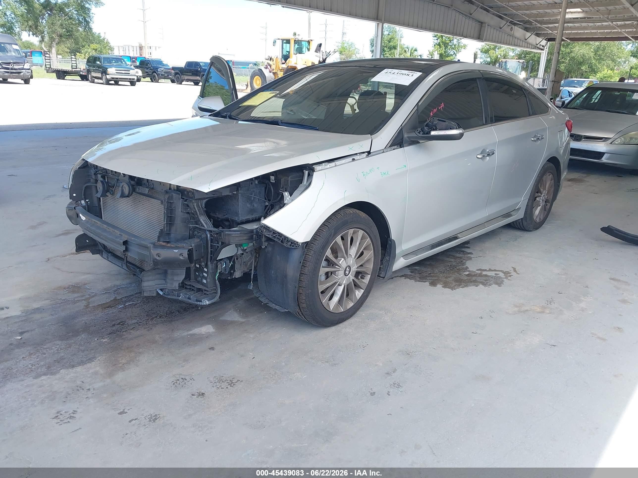 2015 Hyundai Sonata Limited Silver vin: 5NPE34AF1FH137550