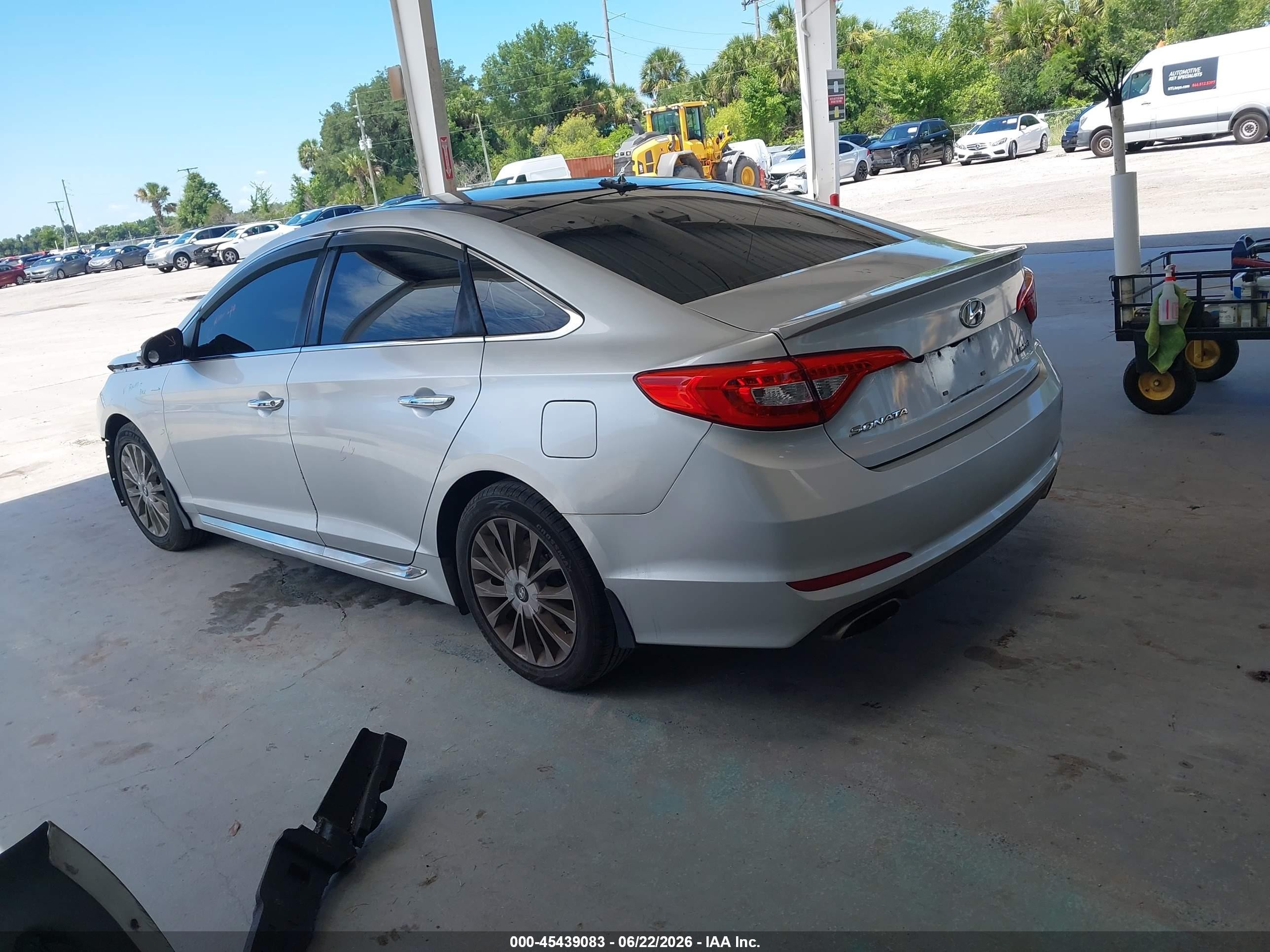 2015 Hyundai Sonata Limited Silver vin: 5NPE34AF1FH137550