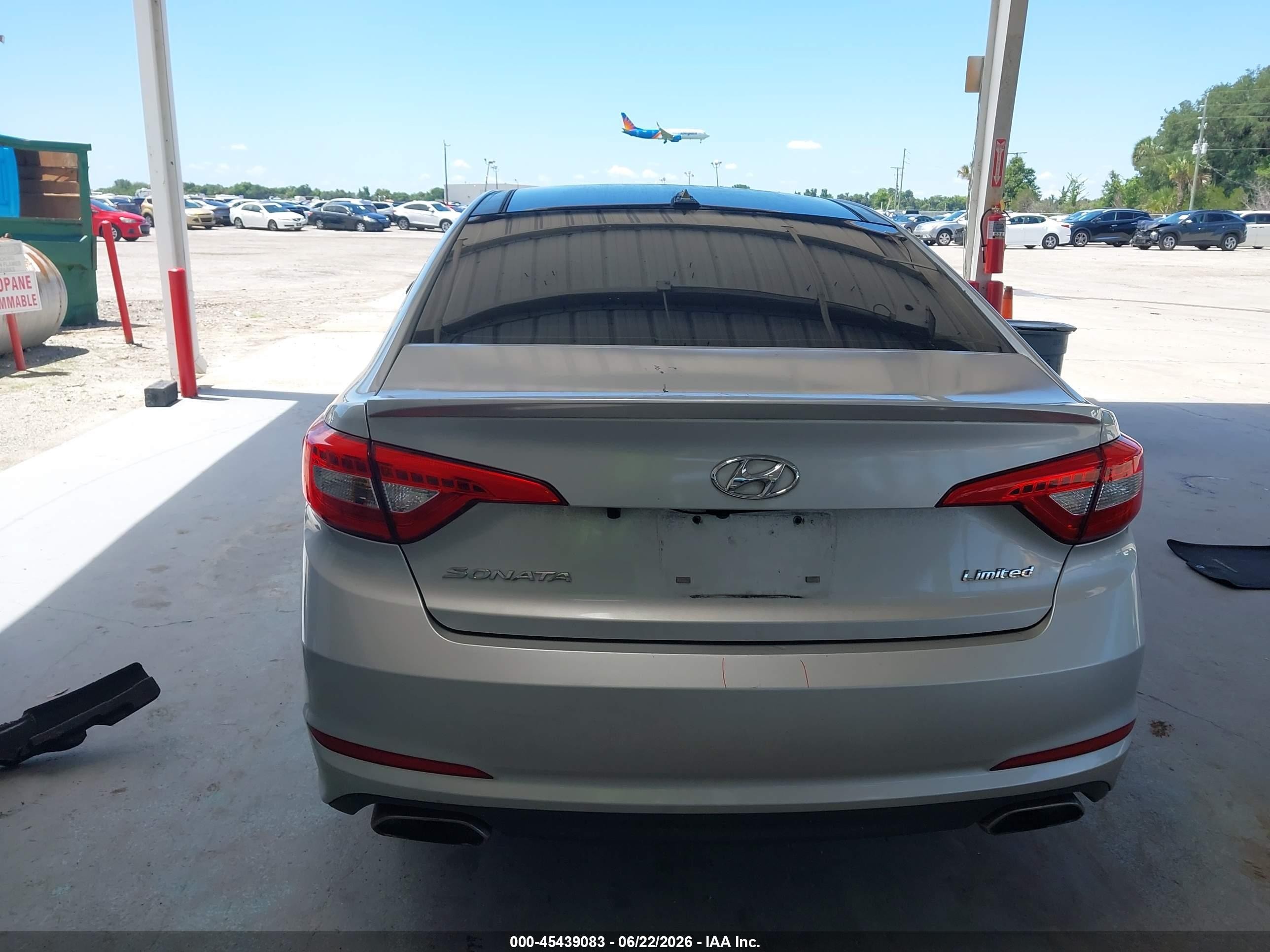 2015 Hyundai Sonata Limited Silver vin: 5NPE34AF1FH137550