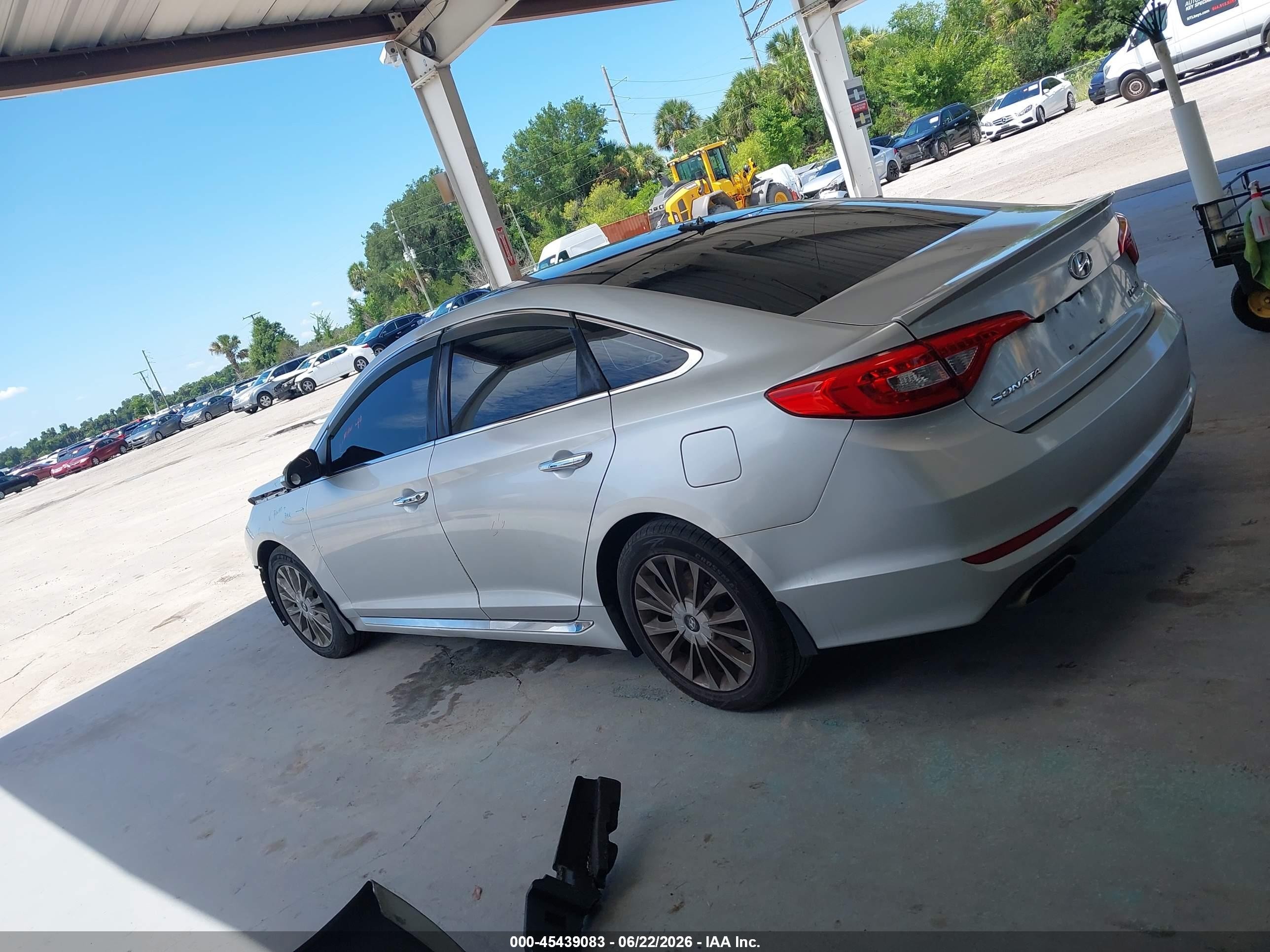 2015 Hyundai Sonata Limited Silver vin: 5NPE34AF1FH137550