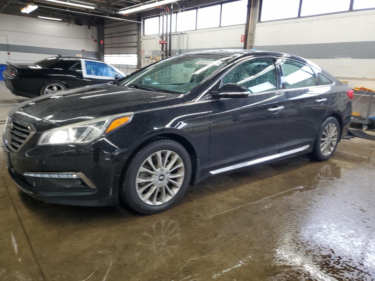 2015 Hyundai Sonata Limited Black vin: 5NPE34AF1FH199952 Damage: Left Front Fender, Dent(S) W/ Paint Dmg, 5 To 6 Inches