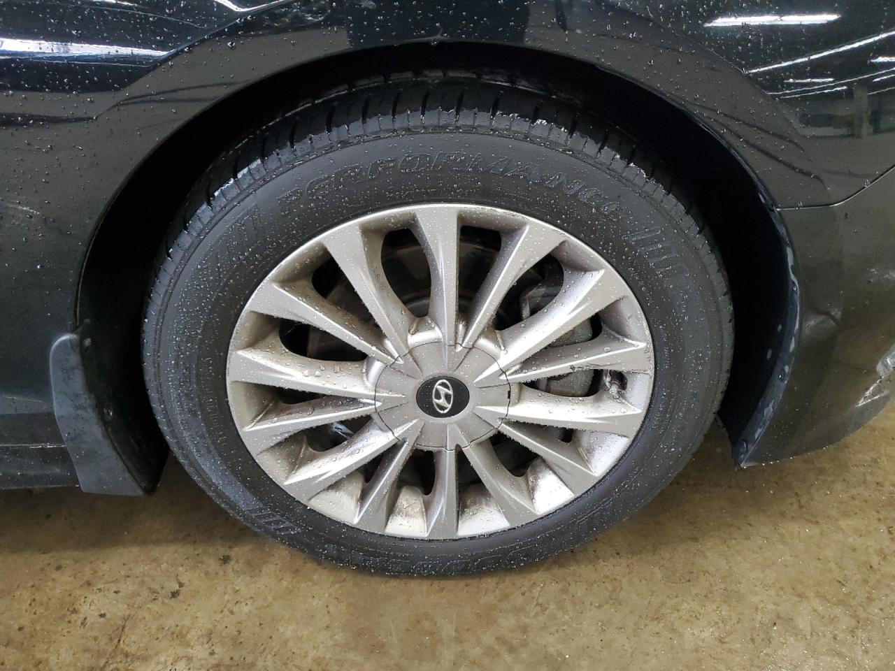2015 Hyundai Sonata Limited Black vin: 5NPE34AF1FH199952 Damage: Right Front Wheel, Curb Rash, > 12 Inches