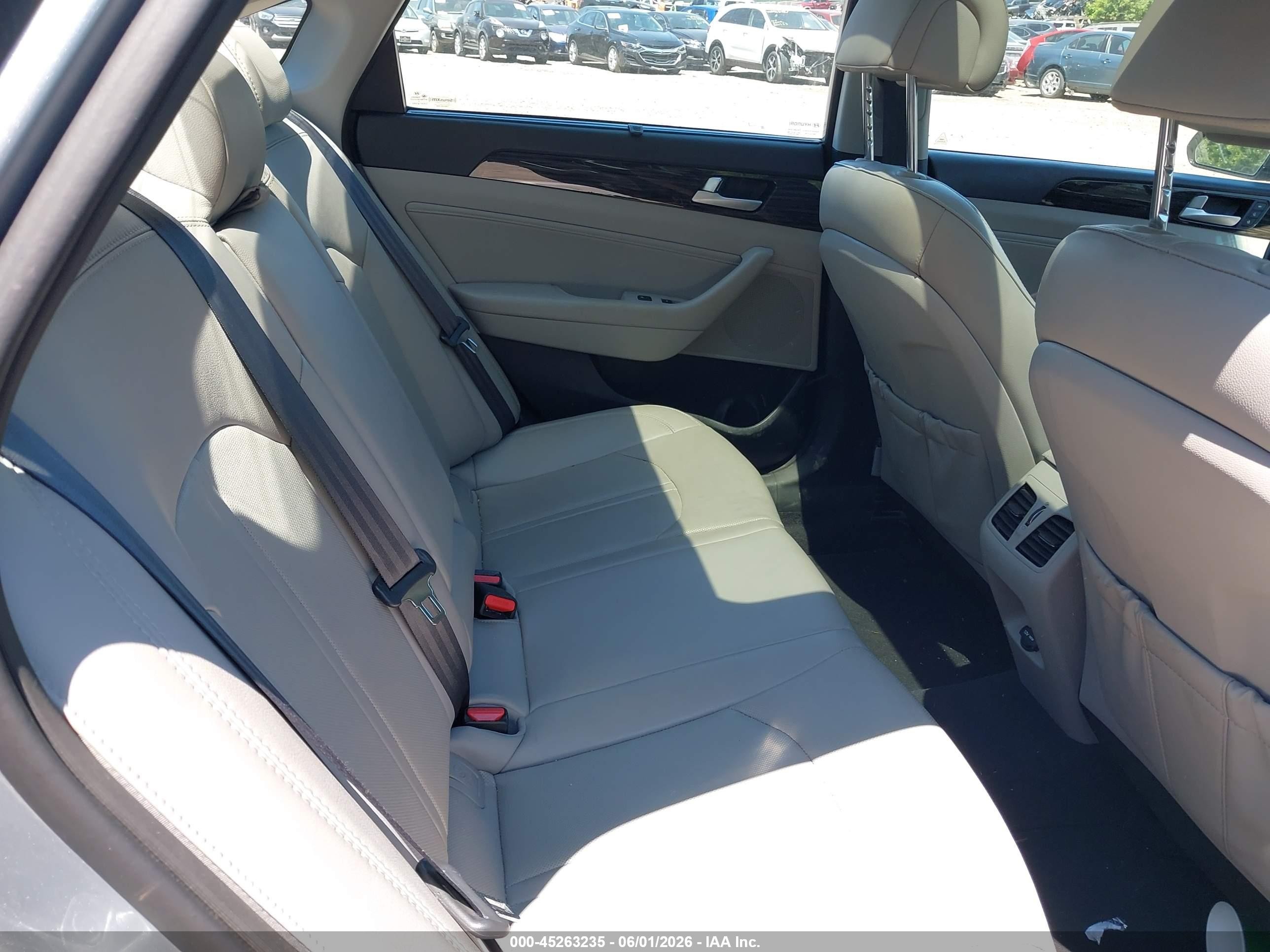 2015 Hyundai Sonata Limited Silver vin: 5NPE34AF1FH213459