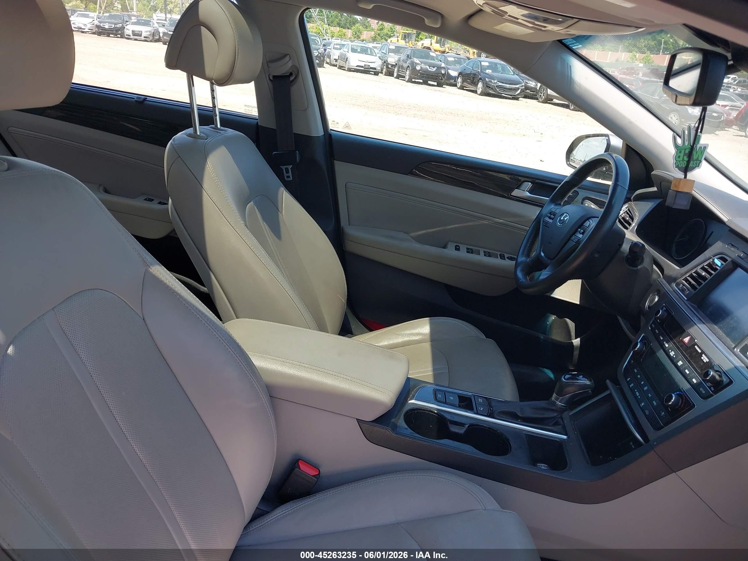 2015 Hyundai Sonata Limited Silver vin: 5NPE34AF1FH213459