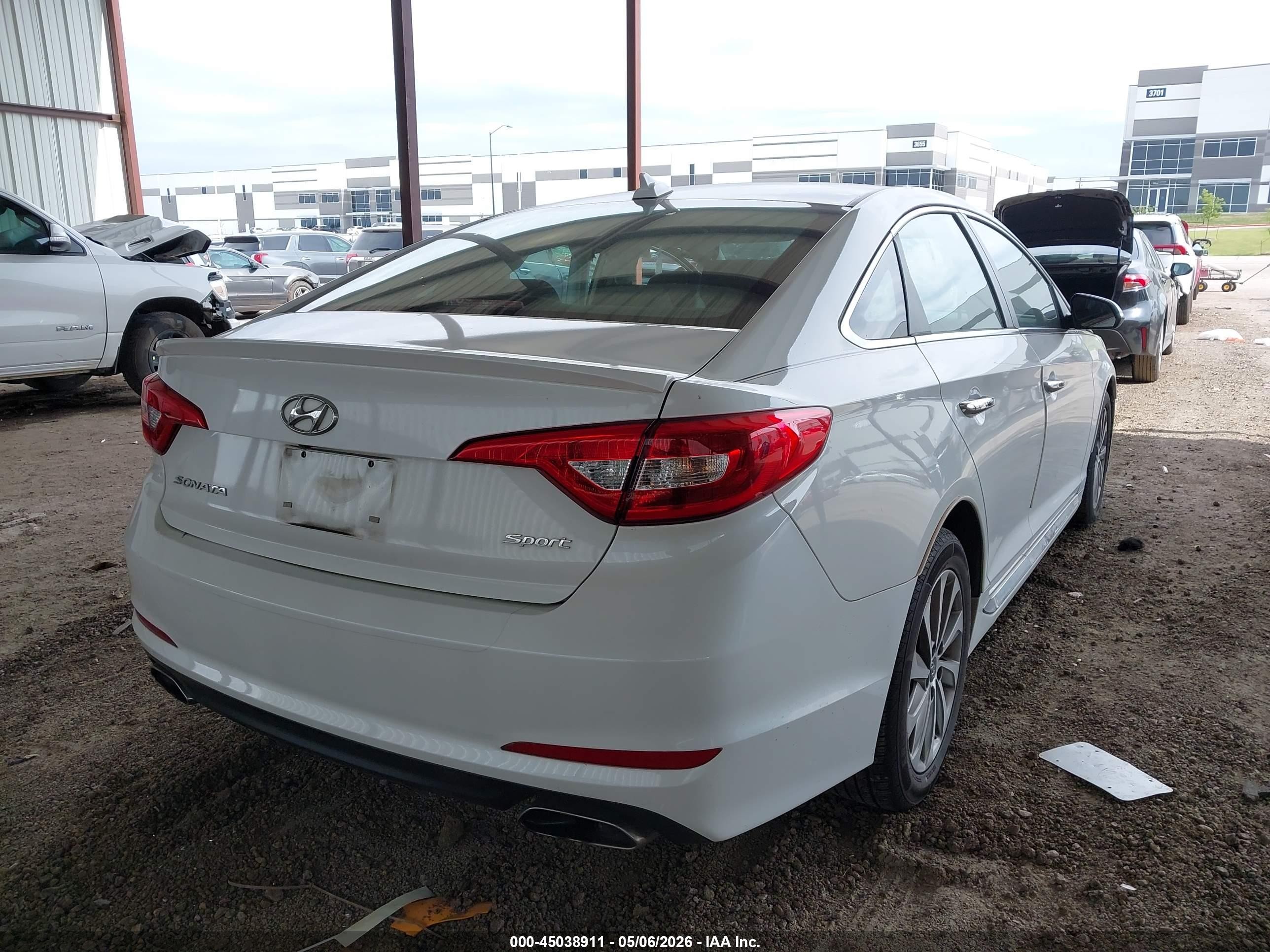 2016 Hyundai Sonata Sport White vin: 5NPE34AF1GH432648