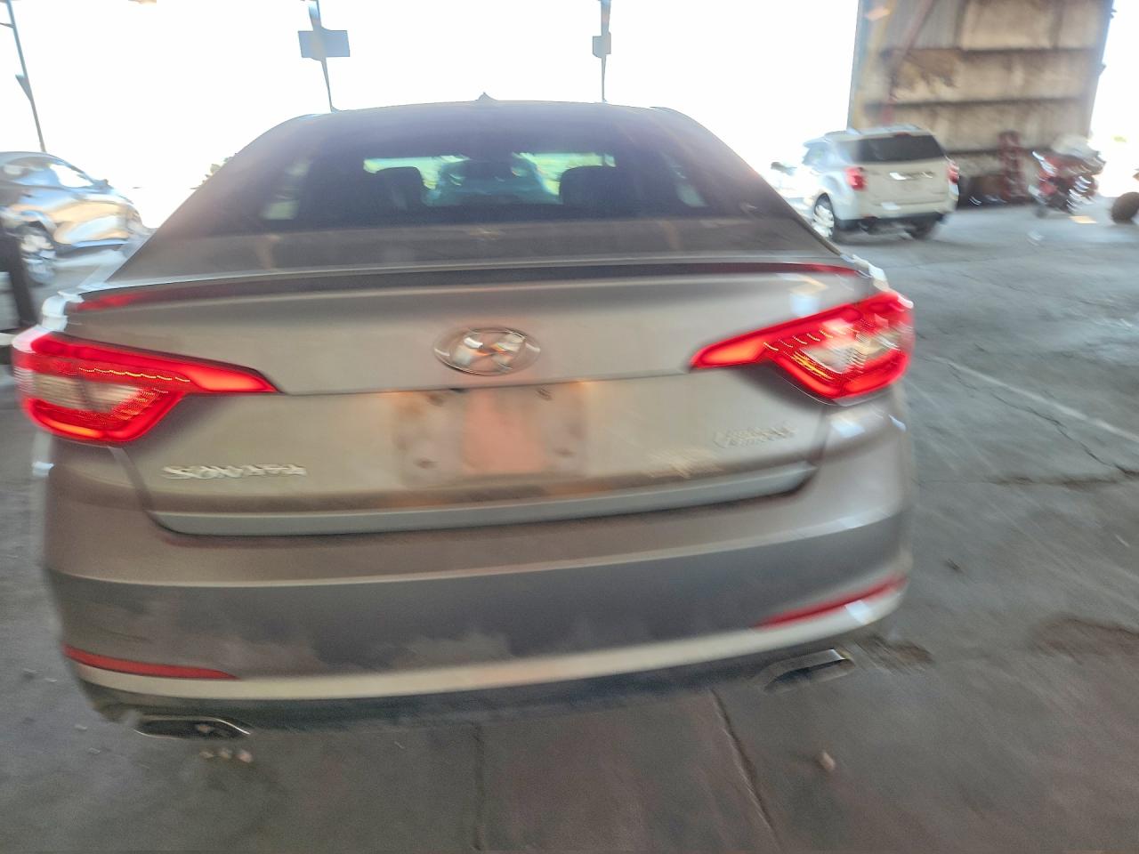 2017 Hyundai Sonata Limited Silver vin: 5NPE34AF1HH445904