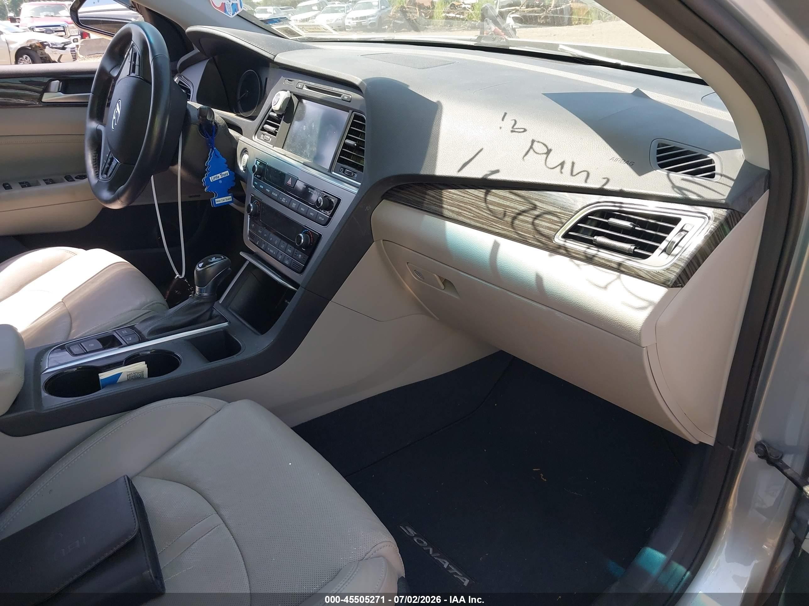 2015 Hyundai Sonata Limited Silver vin: 5NPE34AF2FH028157