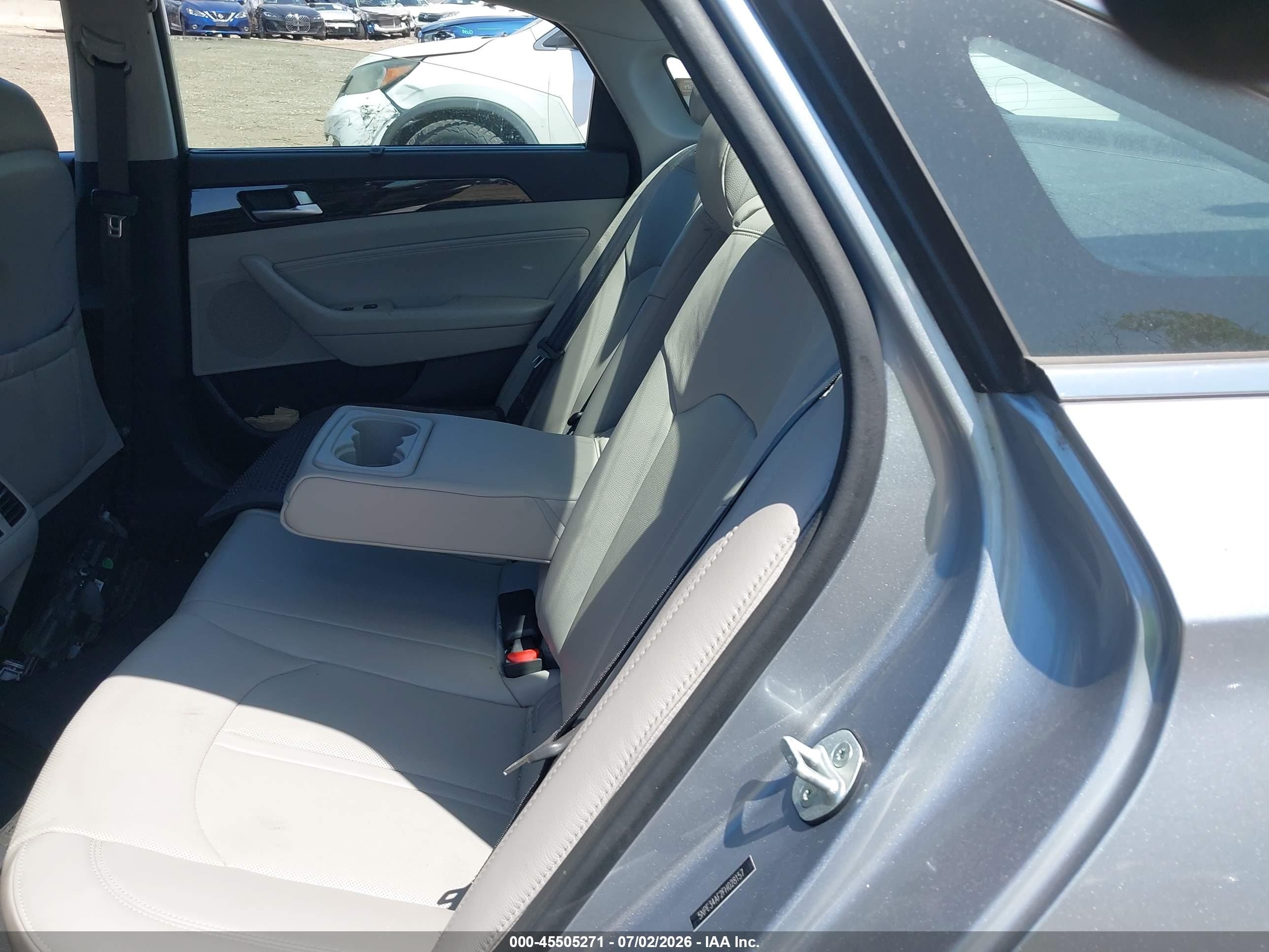 2015 Hyundai Sonata Limited Silver vin: 5NPE34AF2FH028157