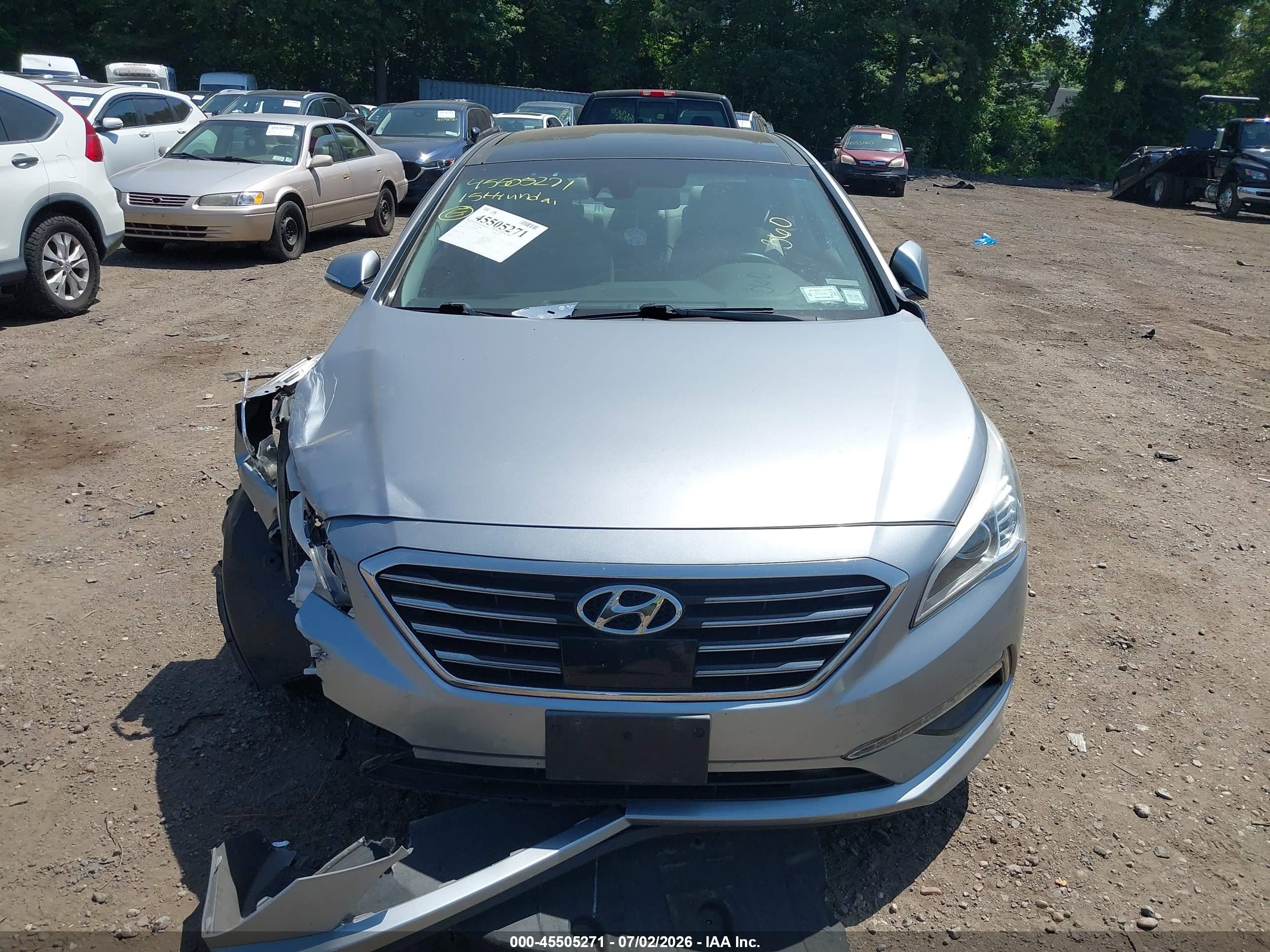 2015 Hyundai Sonata Limited Silver vin: 5NPE34AF2FH028157