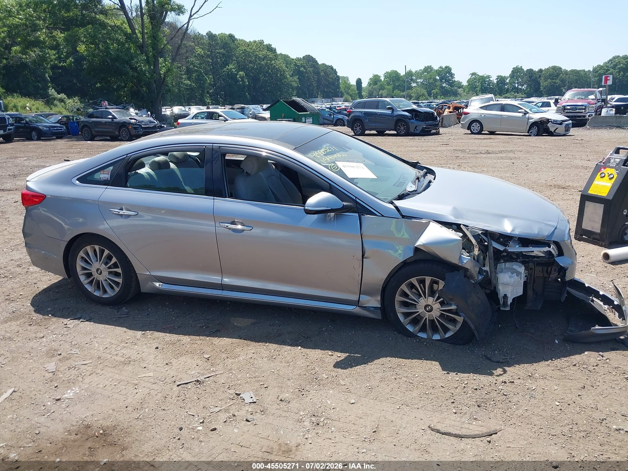 2015 Hyundai Sonata Limited Silver vin: 5NPE34AF2FH028157