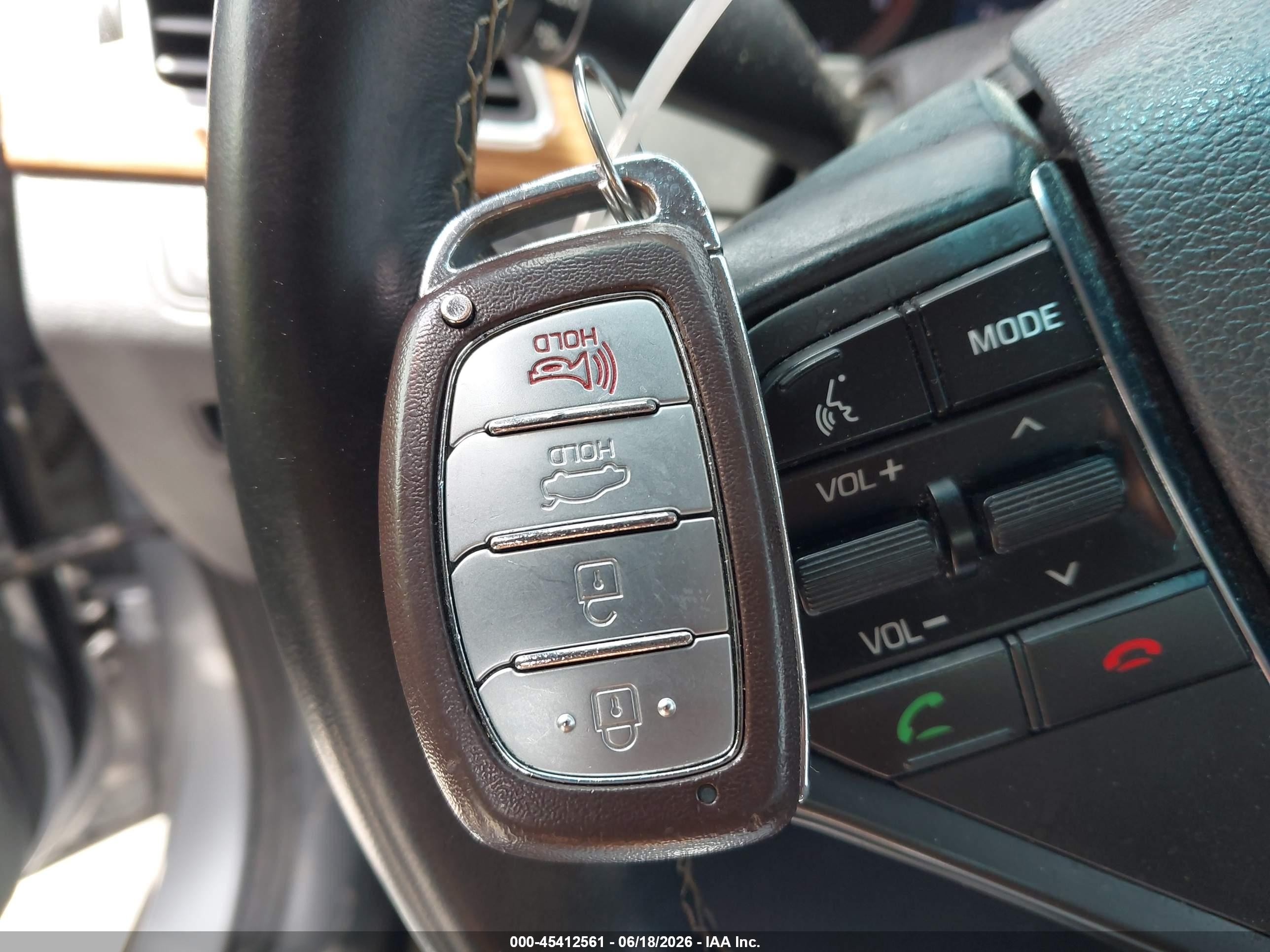 2015 Hyundai Sonata Limited Silver vin: 5NPE34AF2FH037599