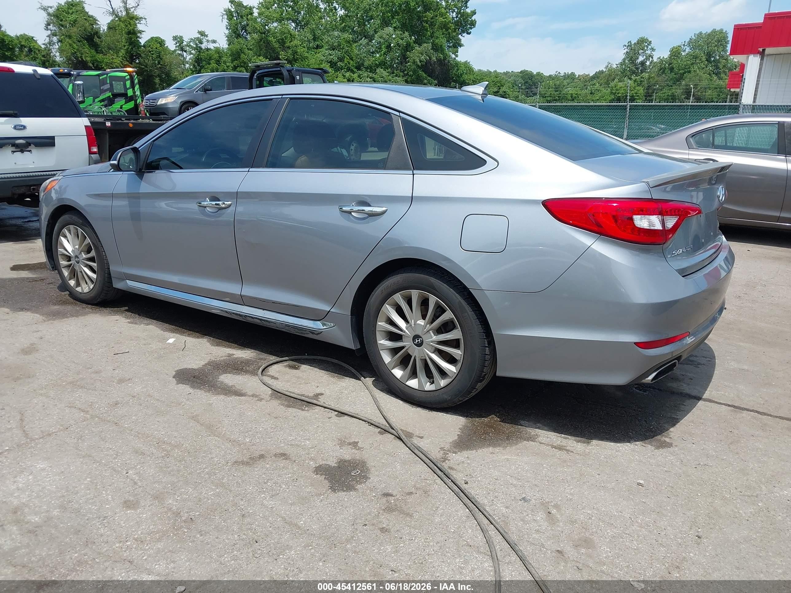 2015 Hyundai Sonata Limited Silver vin: 5NPE34AF2FH037599
