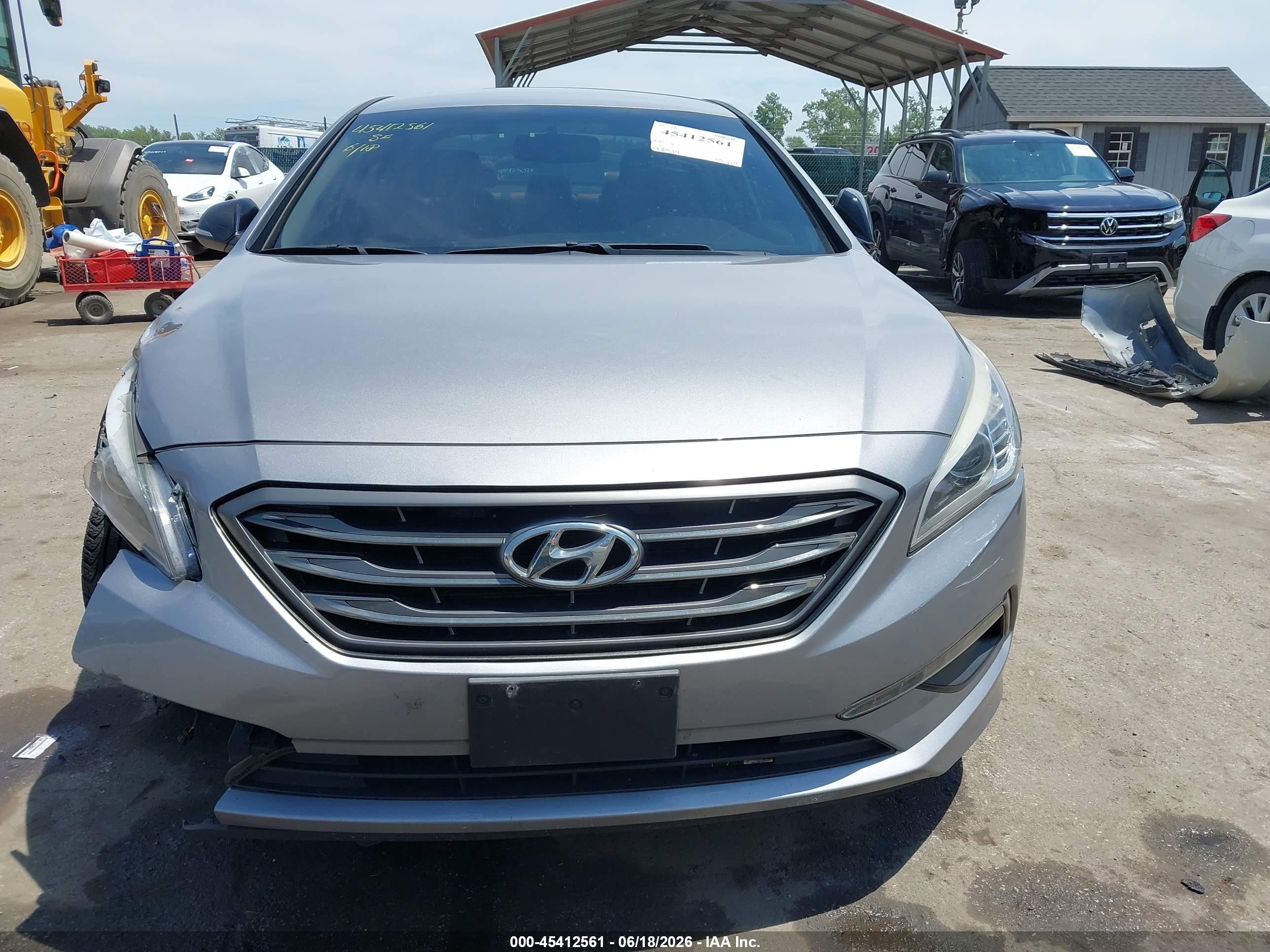 2015 Hyundai Sonata Limited Silver vin: 5NPE34AF2FH037599