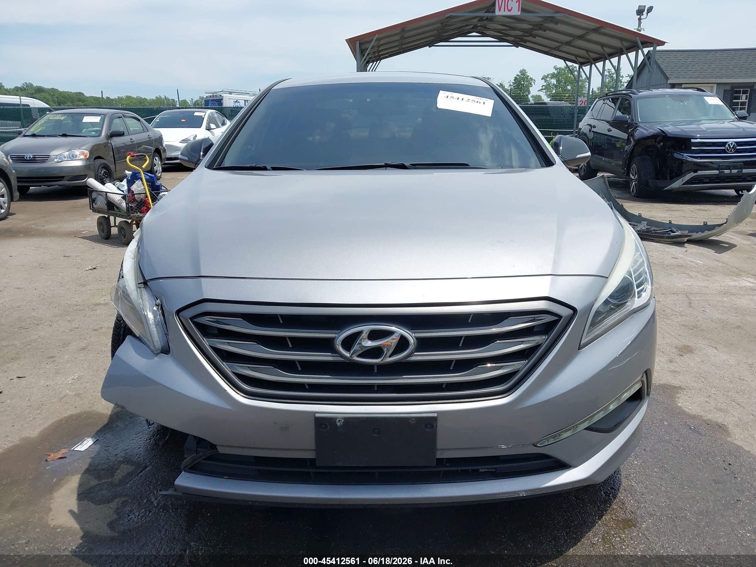 2015 Hyundai Sonata Limited Silver vin: 5NPE34AF2FH037599
