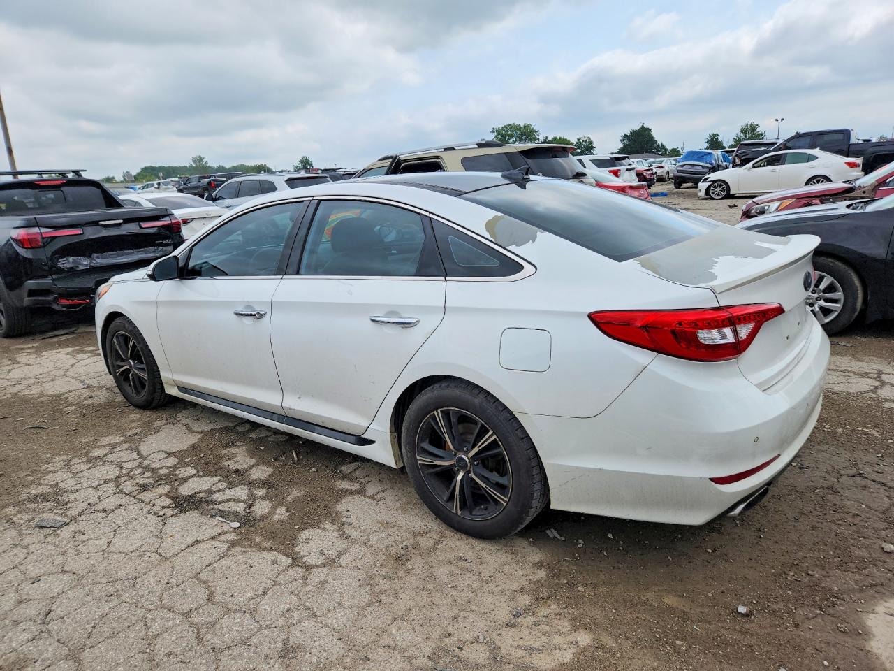 2015 Hyundai Sonata Limited White vin: 5NPE34AF2FH061546