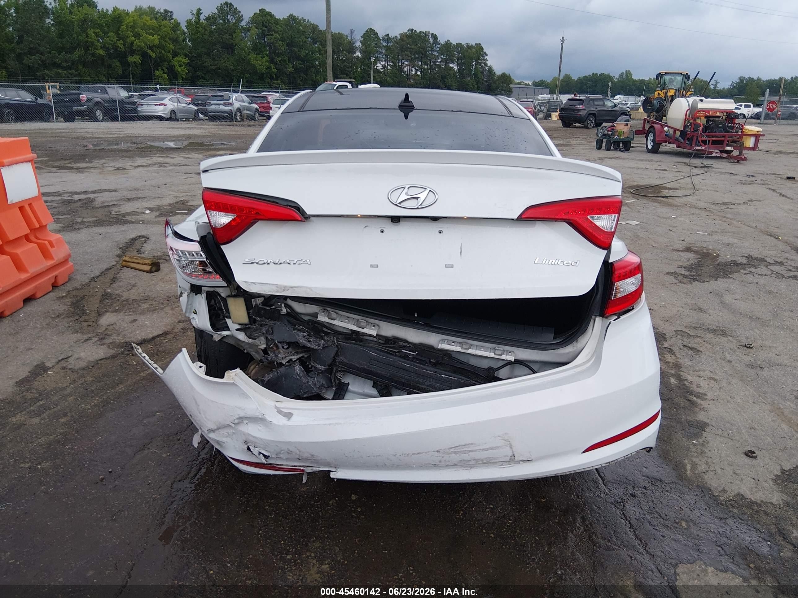 2015 Hyundai Sonata Limited White vin: 5NPE34AF2FH097009