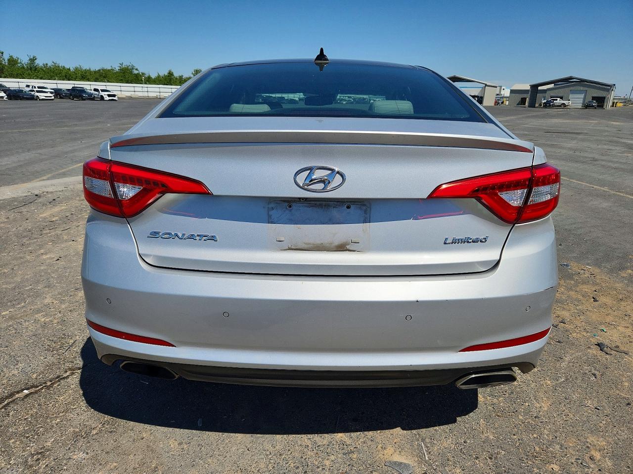 2015 Hyundai Sonata Limited Silver vin: 5NPE34AF2FH102676
