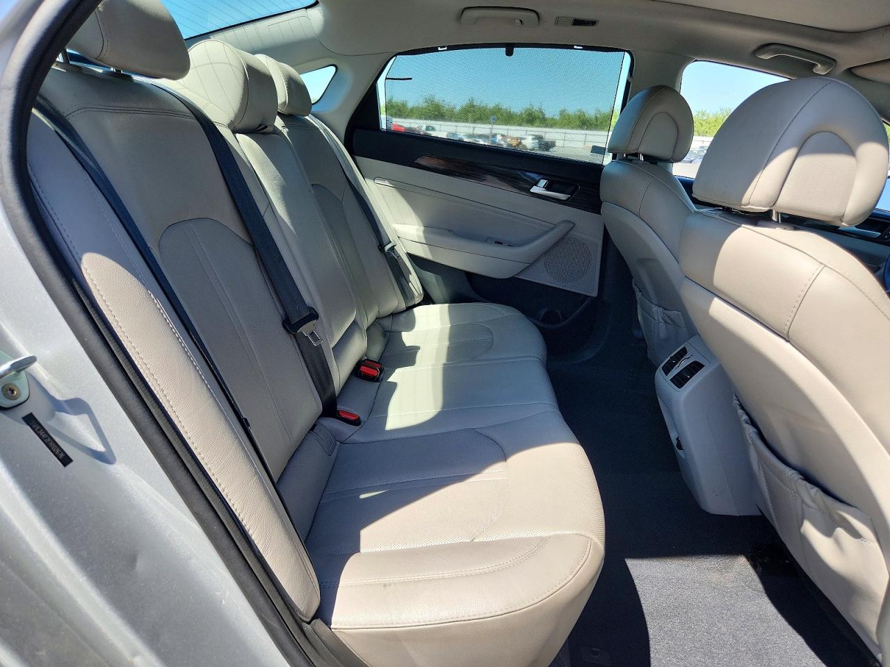 2015 Hyundai Sonata Limited Silver vin: 5NPE34AF2FH102676
