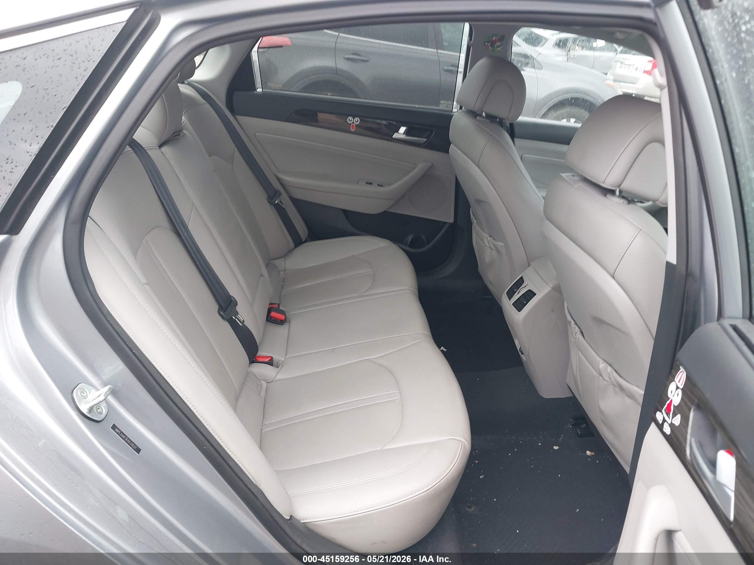 2015 Hyundai Sonata Limited Silver vin: 5NPE34AF2FH137637