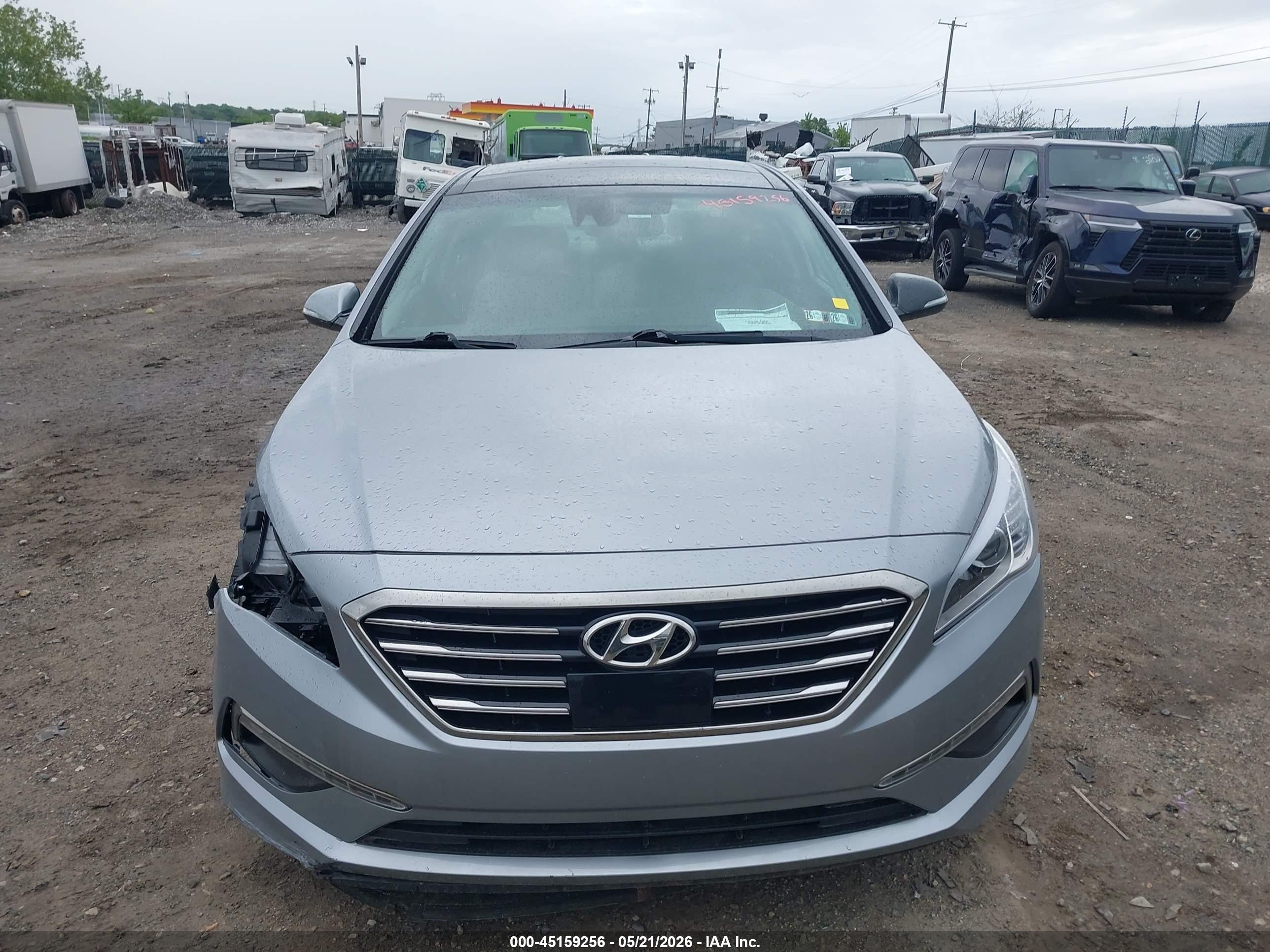 2015 Hyundai Sonata Limited Silver vin: 5NPE34AF2FH137637