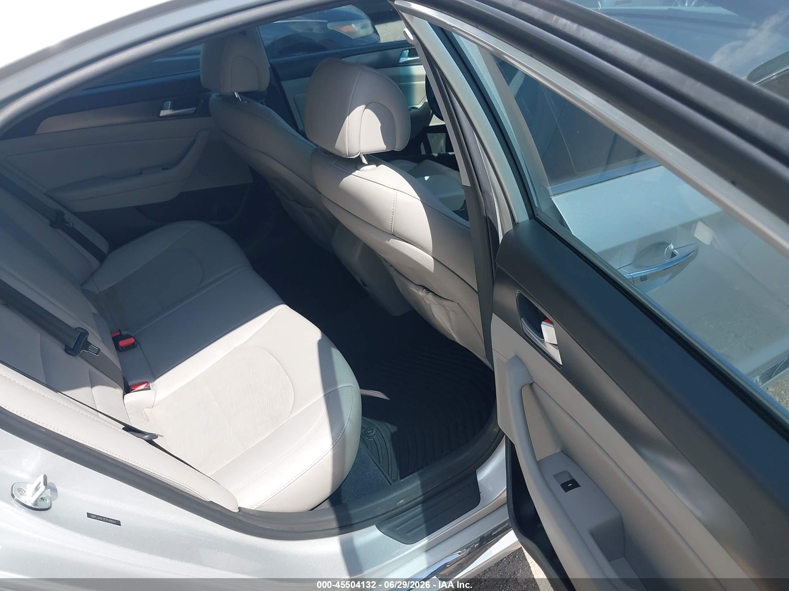 2015 Hyundai Sonata Sport Silver vin: 5NPE34AF2FH149044