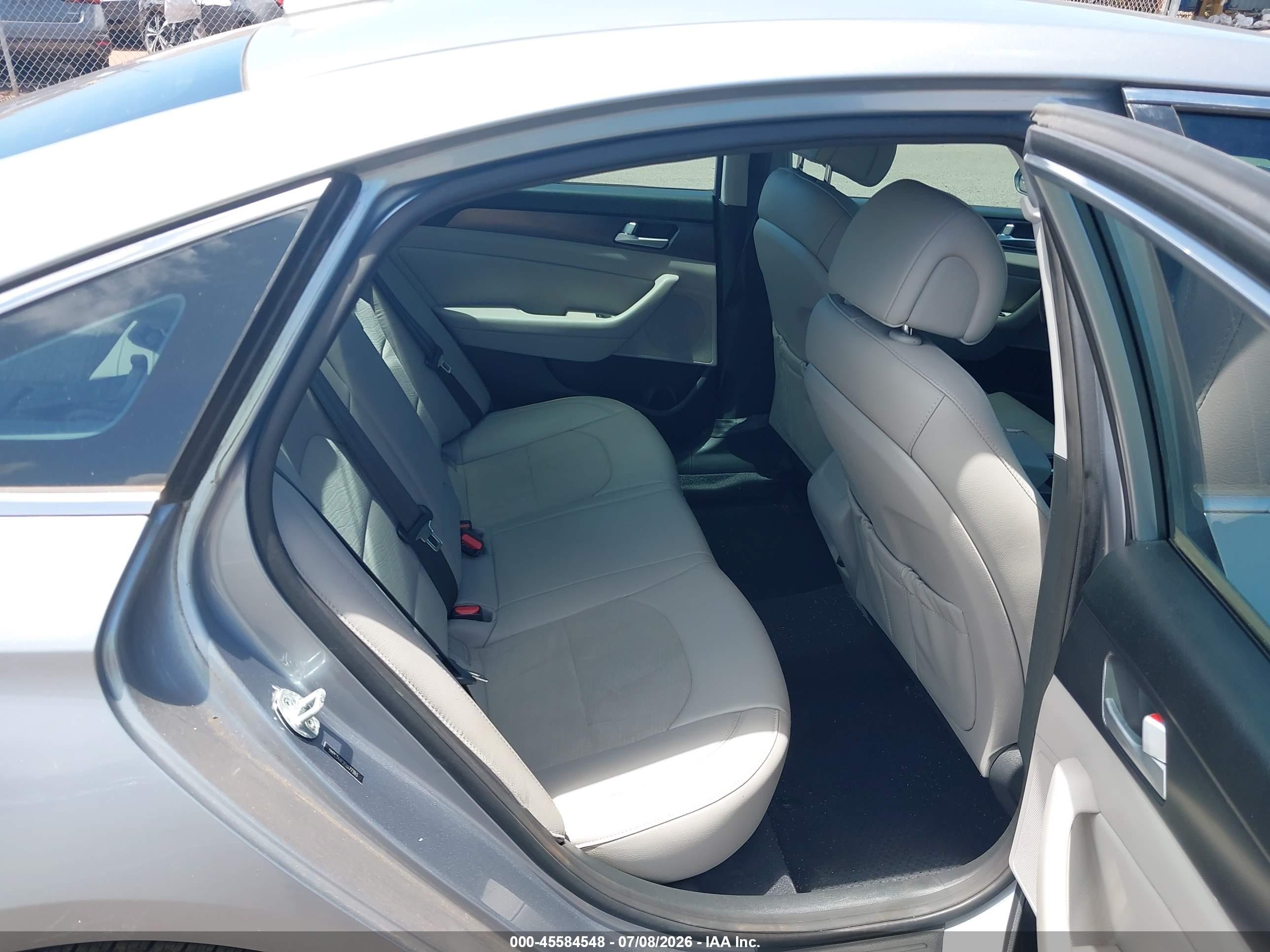 2015 Hyundai Sonata Sport Silver vin: 5NPE34AF2FH177393