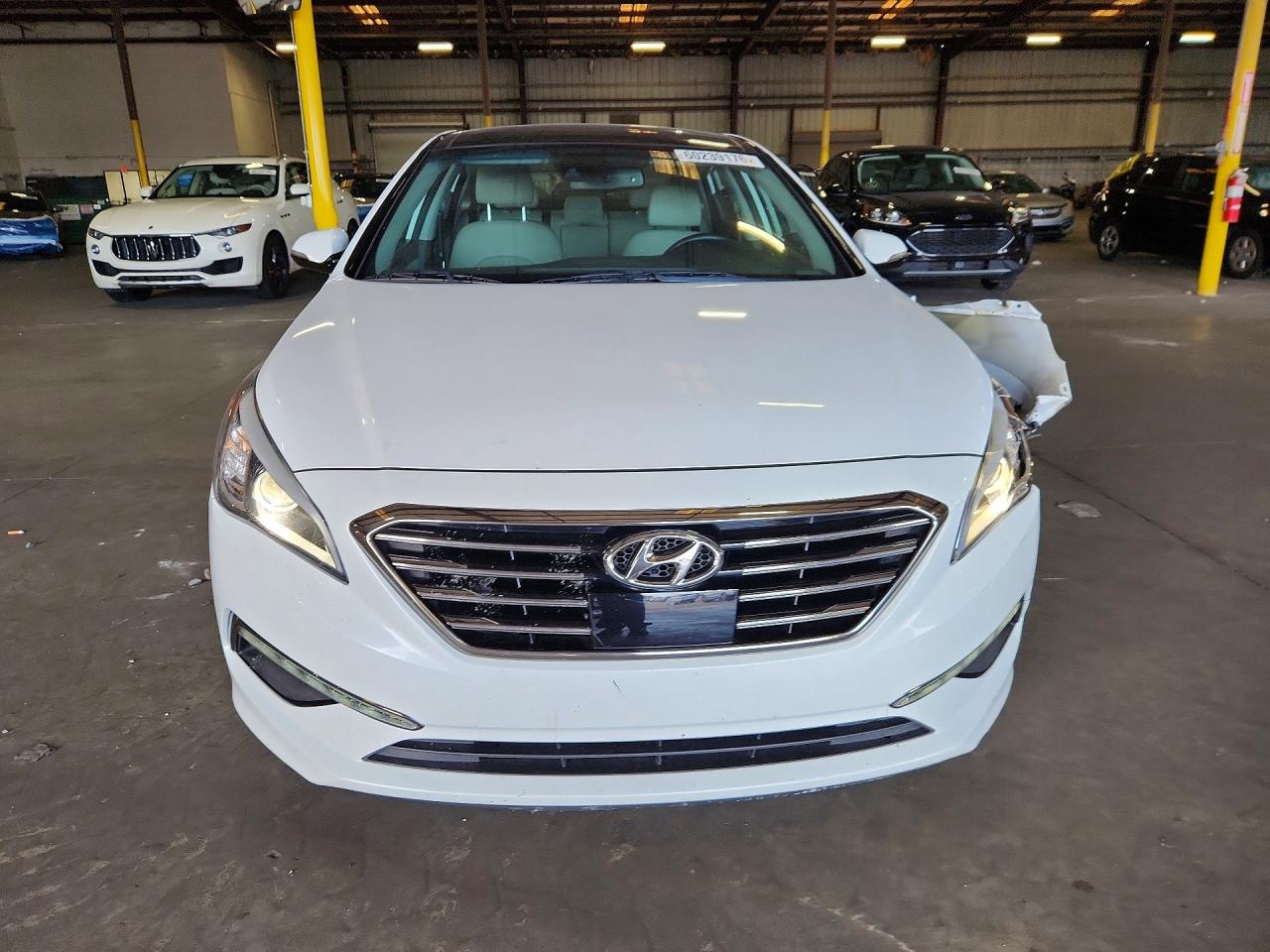 2015 Hyundai Sonata Limited White vin: 5NPE34AF2FH240539