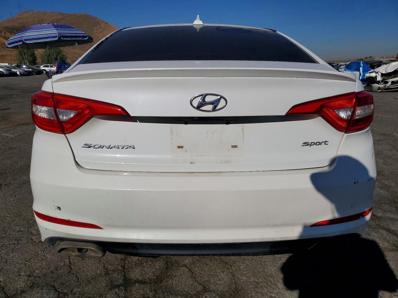2016 Hyundai Sonata Sport White vin: 5NPE34AF2GH280072