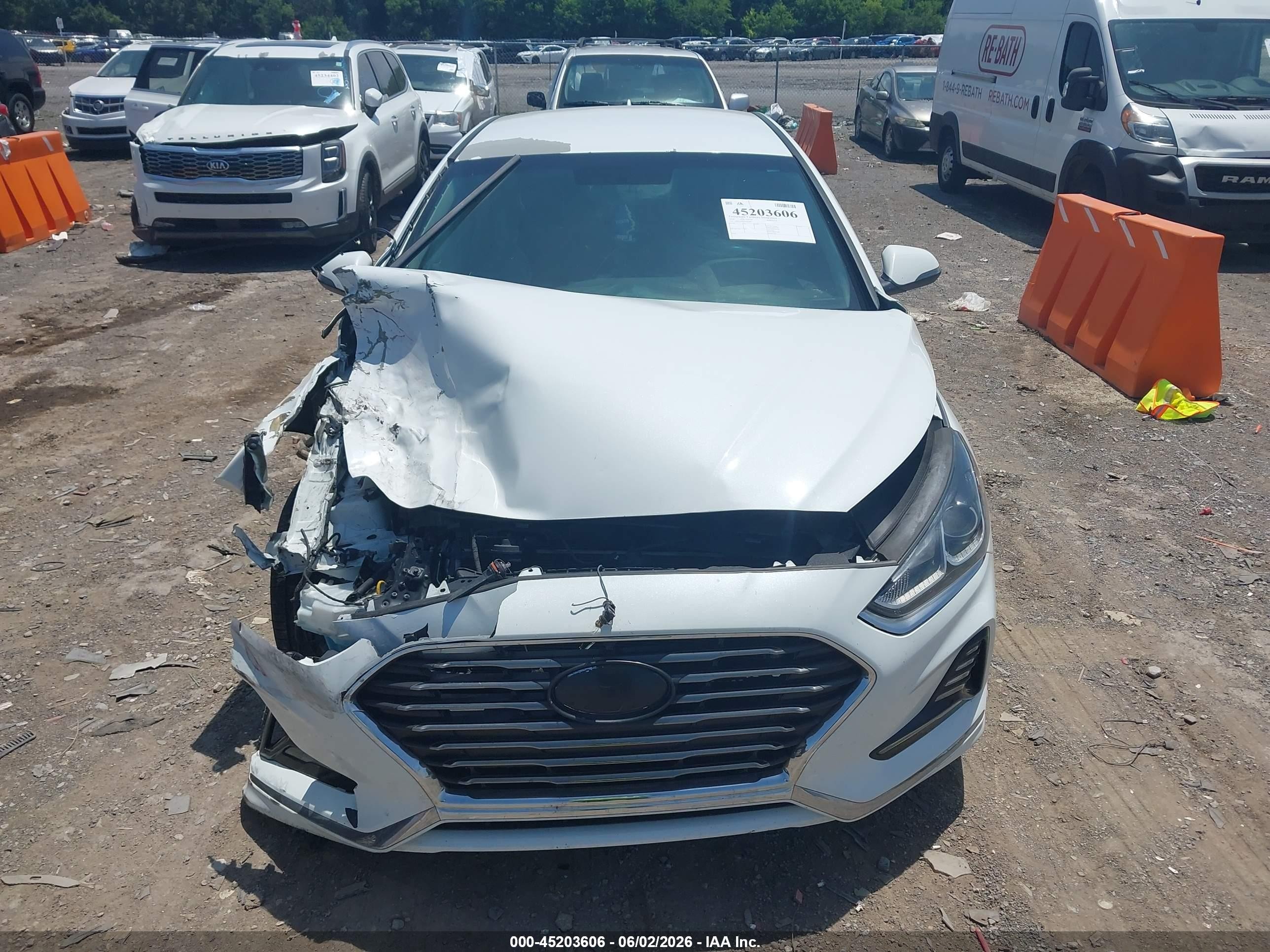 2018 Hyundai Sonata Sel Black vin: 5NPE34AF2JH643882