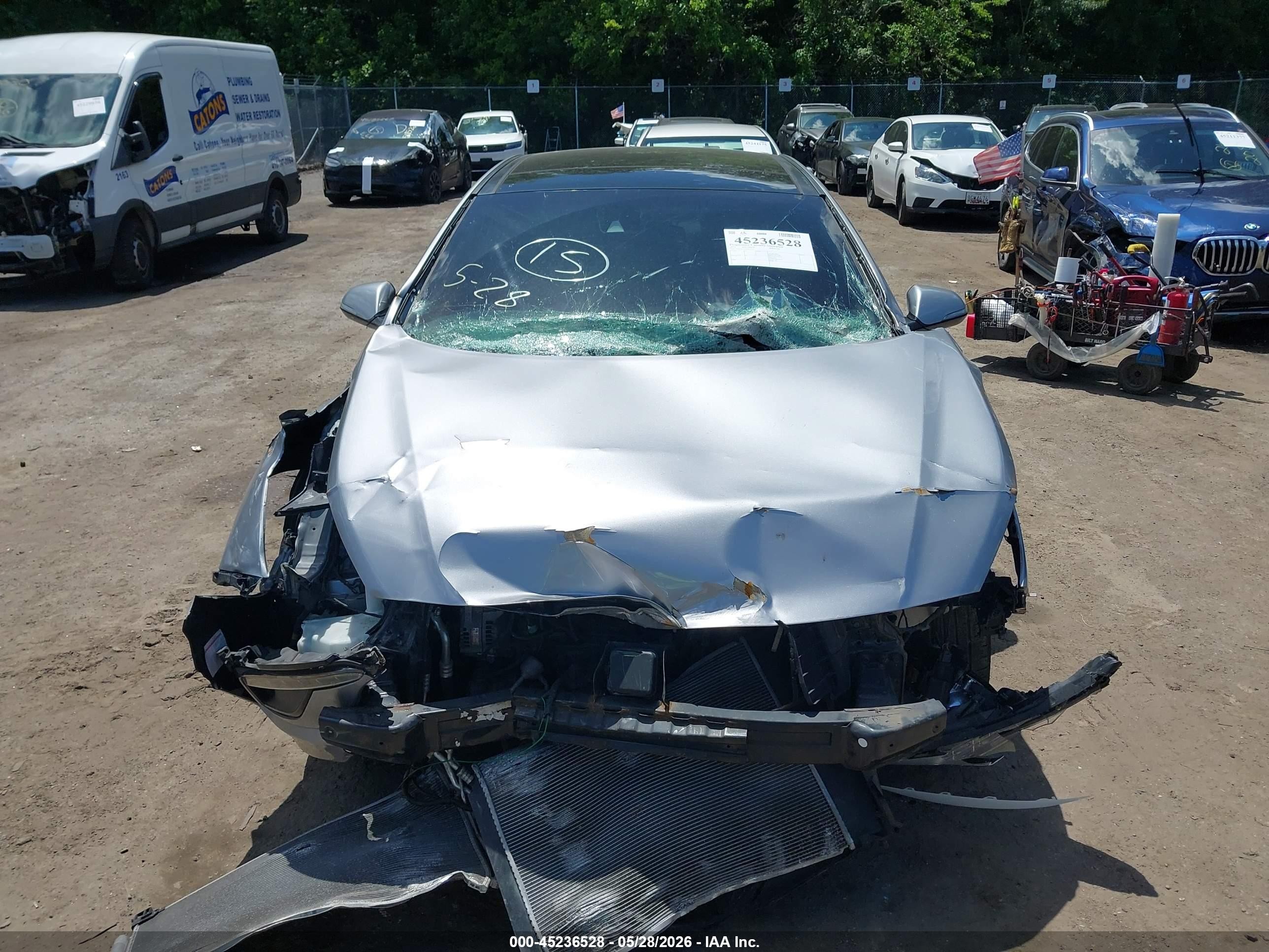 2015 Hyundai Sonata Limited Silver vin: 5NPE34AF3FH052175
