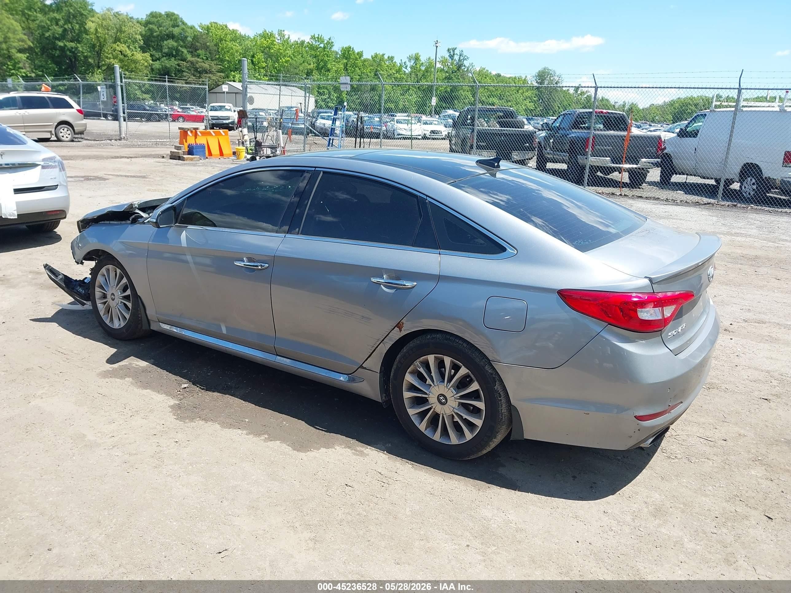 2015 Hyundai Sonata Limited Silver vin: 5NPE34AF3FH052175