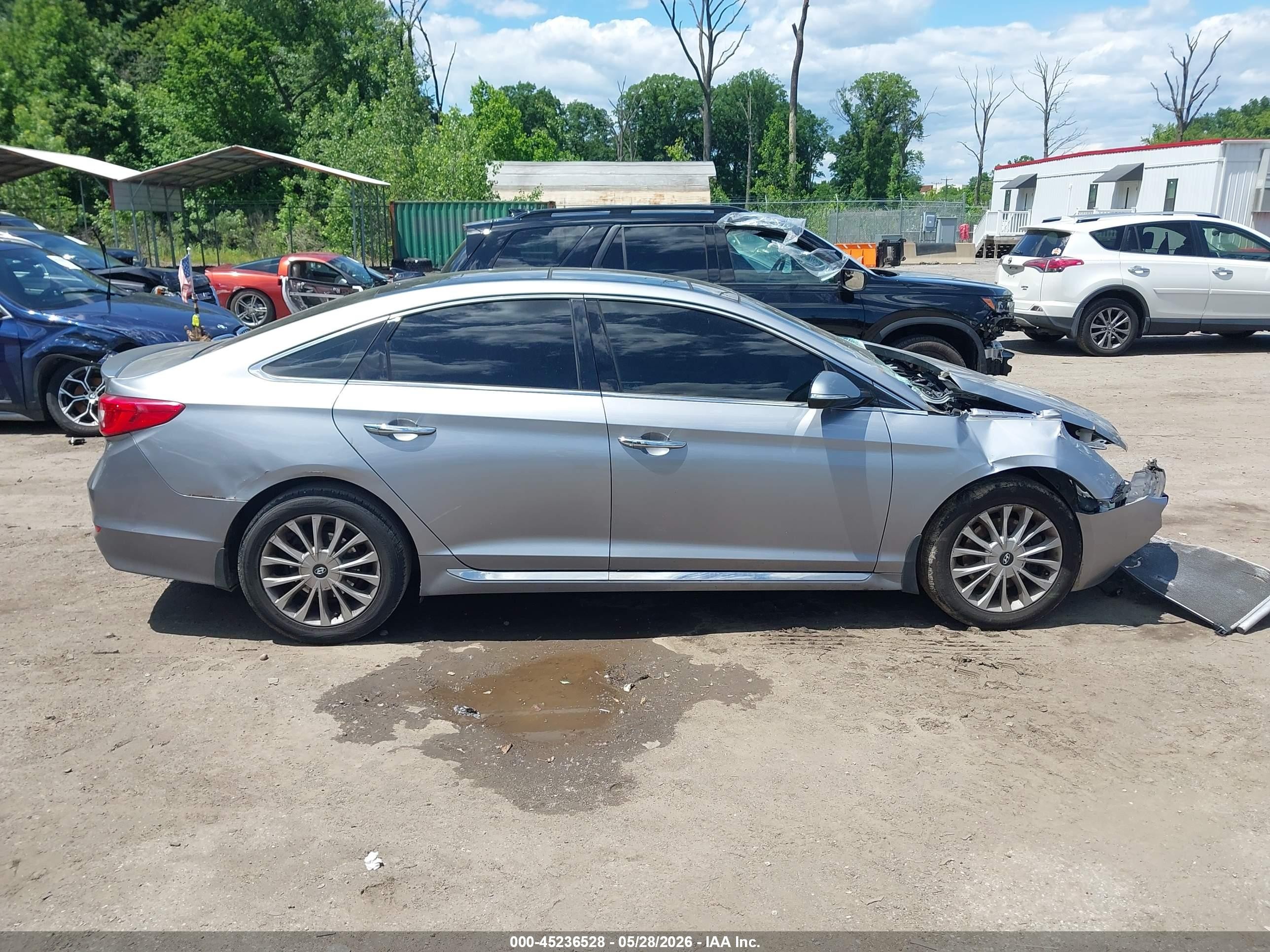 2015 Hyundai Sonata Limited Silver vin: 5NPE34AF3FH052175
