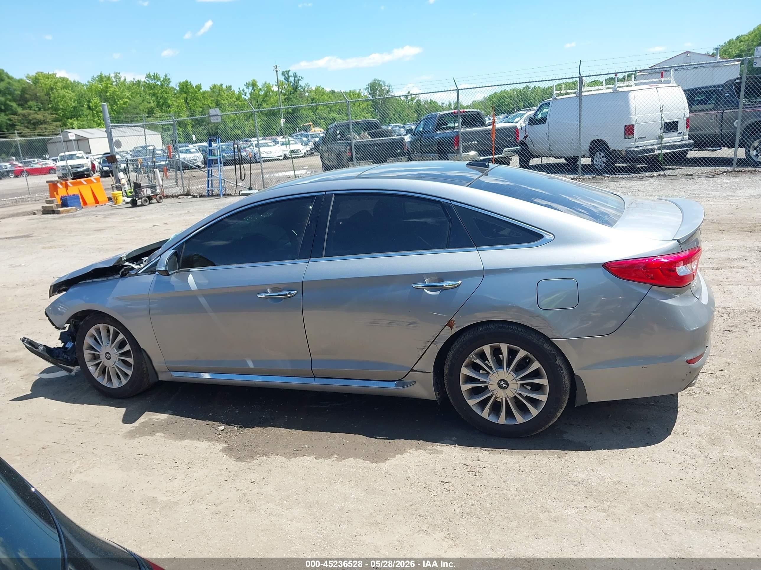 2015 Hyundai Sonata Limited Silver vin: 5NPE34AF3FH052175