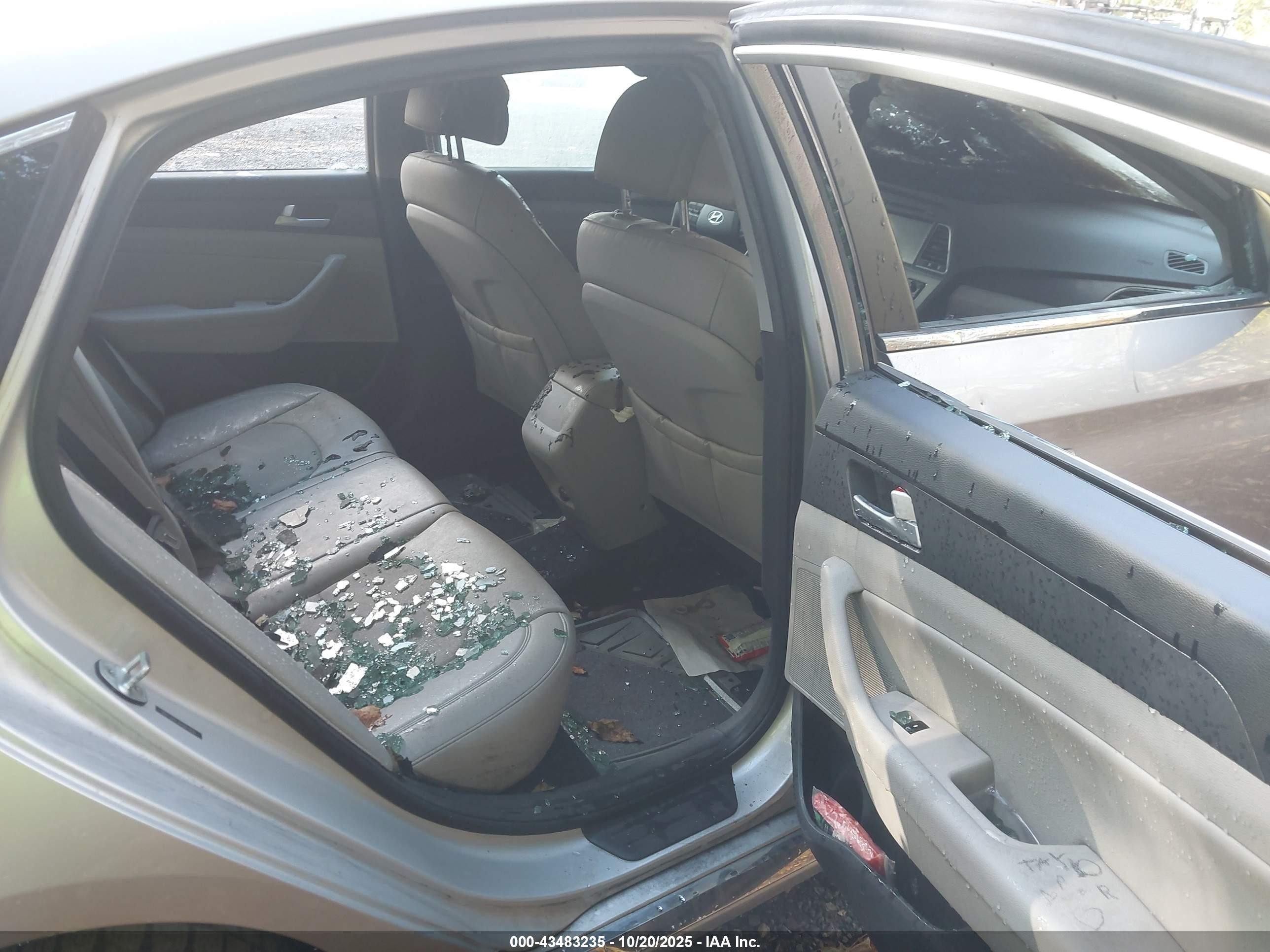 2015 Hyundai Sonata Sport Silver vin: 5NPE34AF3FH067694