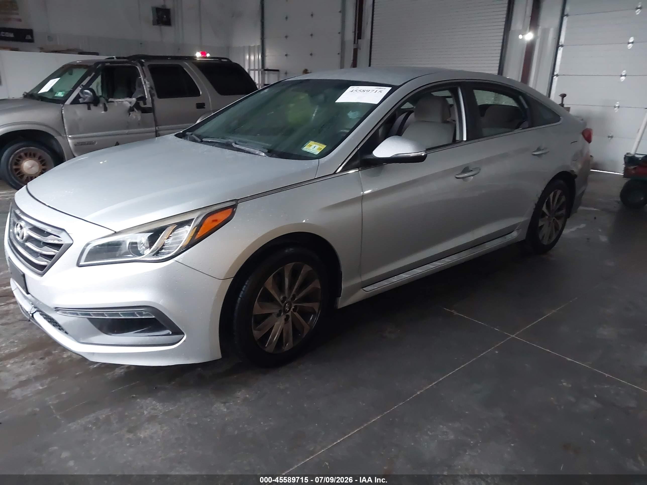 2015 Hyundai Sonata Sport Silver vin: 5NPE34AF3FH076704