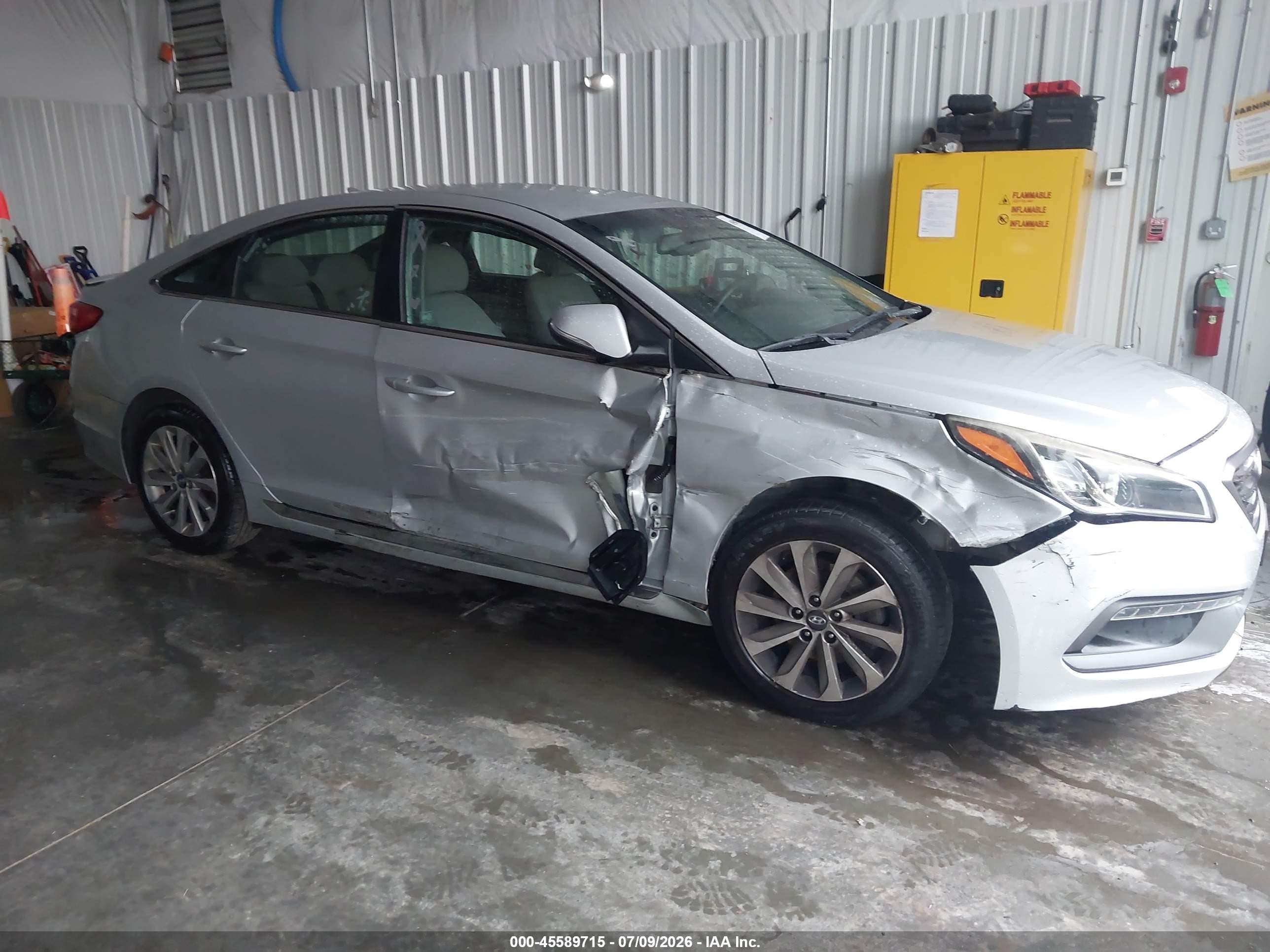2015 Hyundai Sonata Sport Silver vin: 5NPE34AF3FH076704