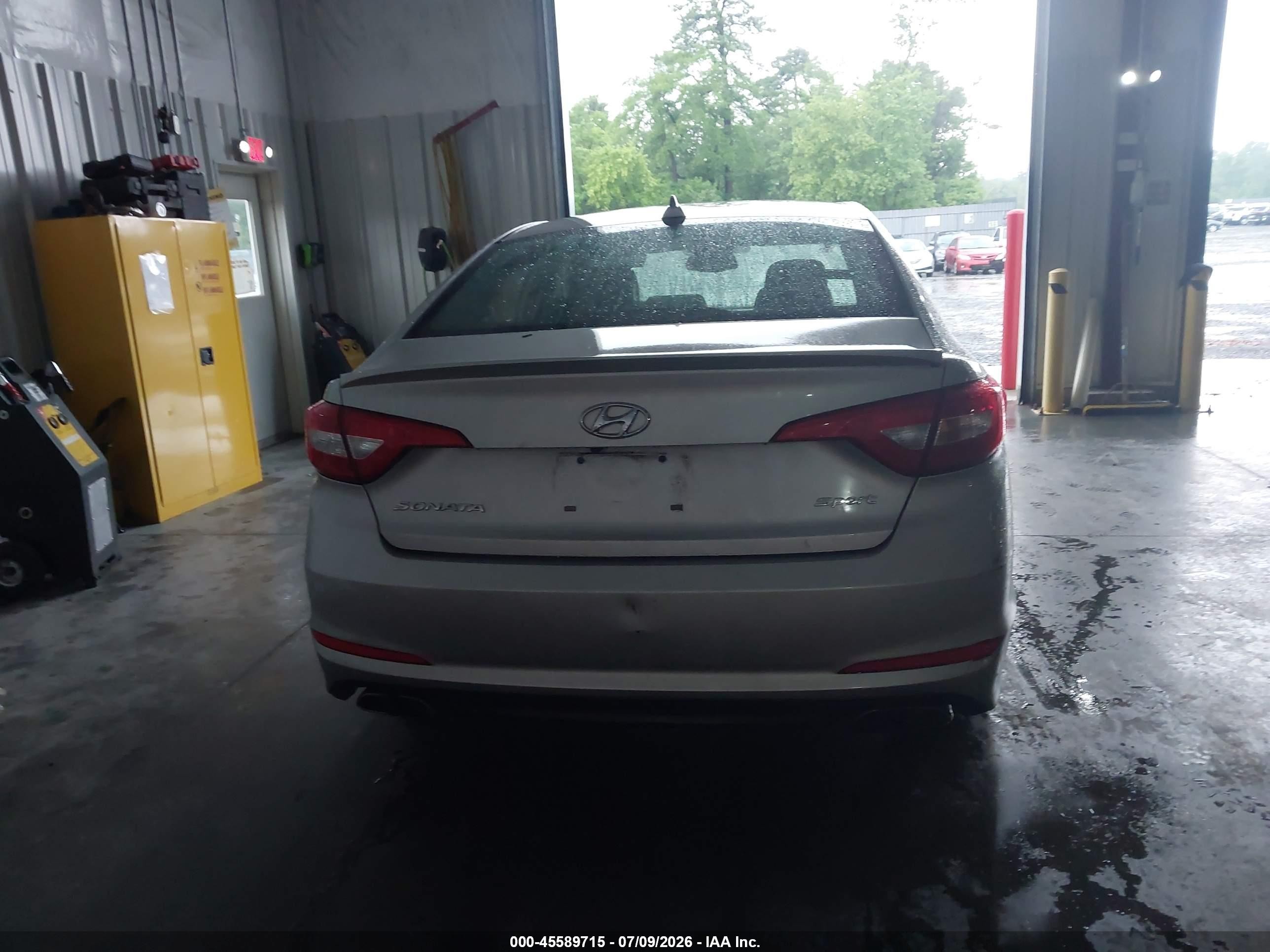 2015 Hyundai Sonata Sport Silver vin: 5NPE34AF3FH076704