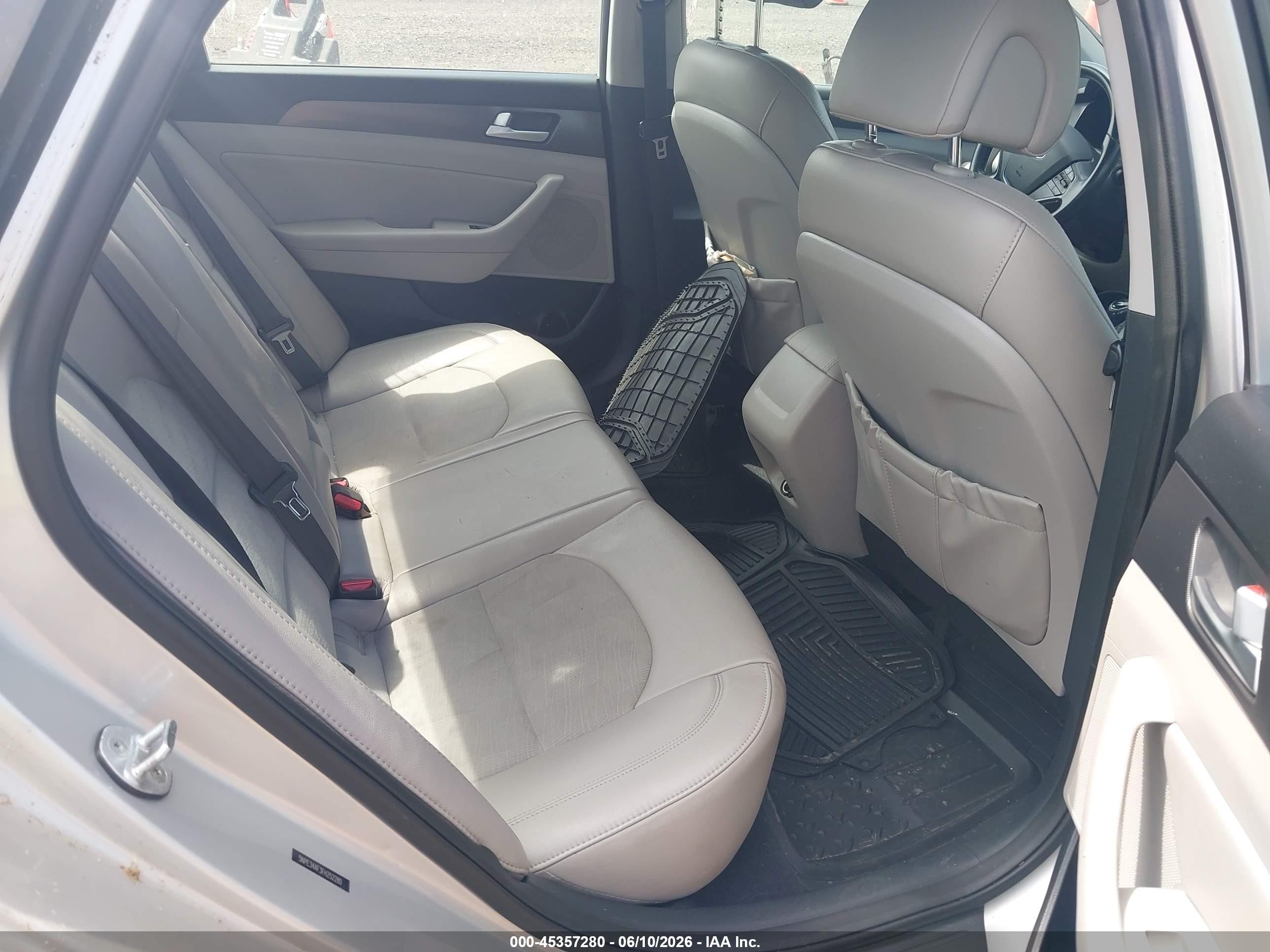 2015 Hyundai Sonata Sport Silver vin: 5NPE34AF3FH252280