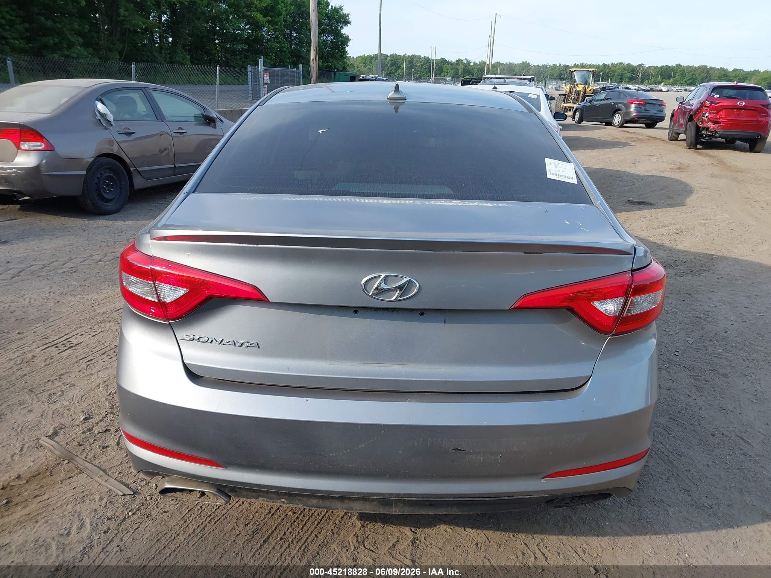 2016 Hyundai Sonata Sport Silver vin: 5NPE34AF3GH406536