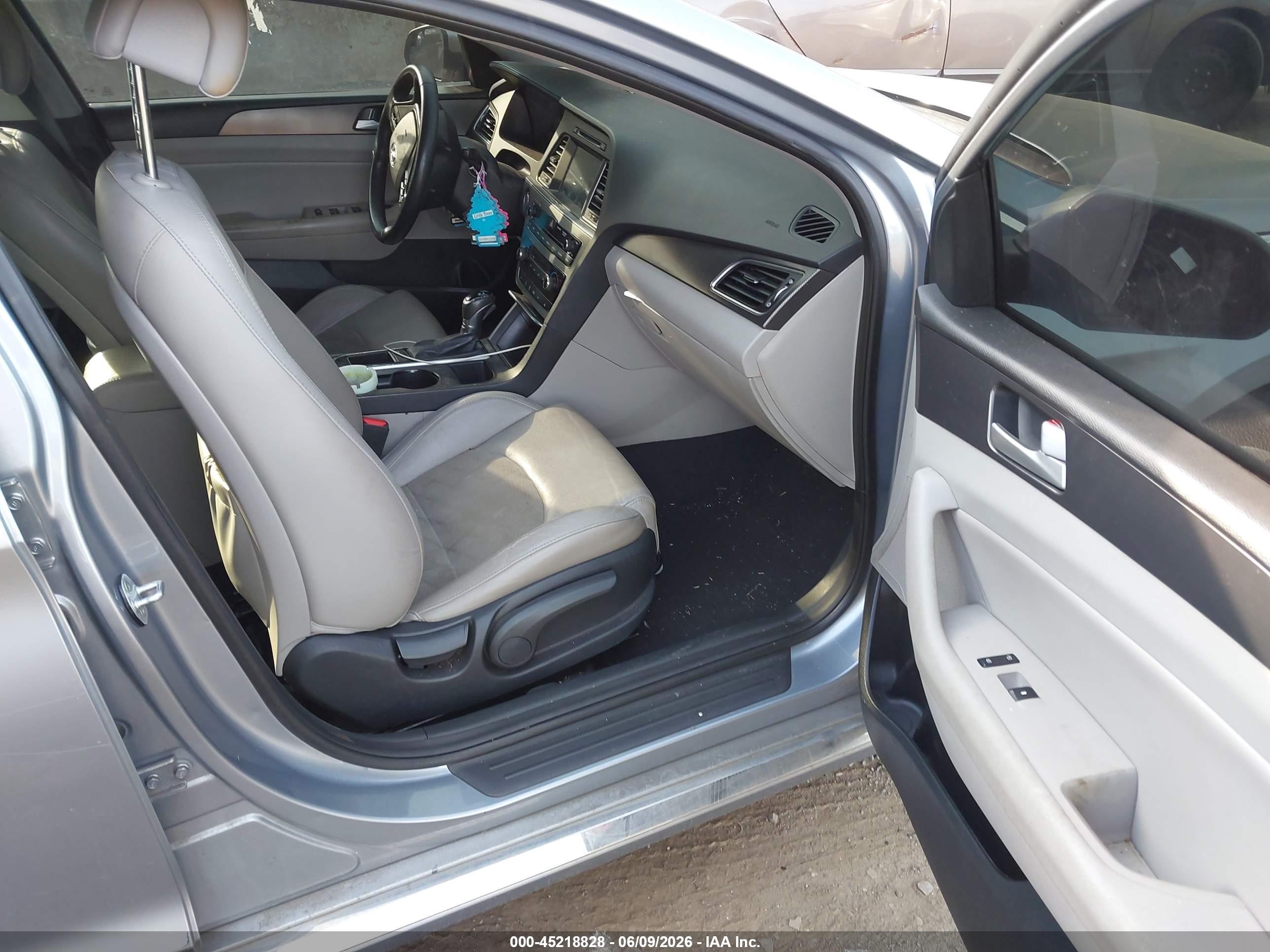 2016 Hyundai Sonata Sport Silver vin: 5NPE34AF3GH406536