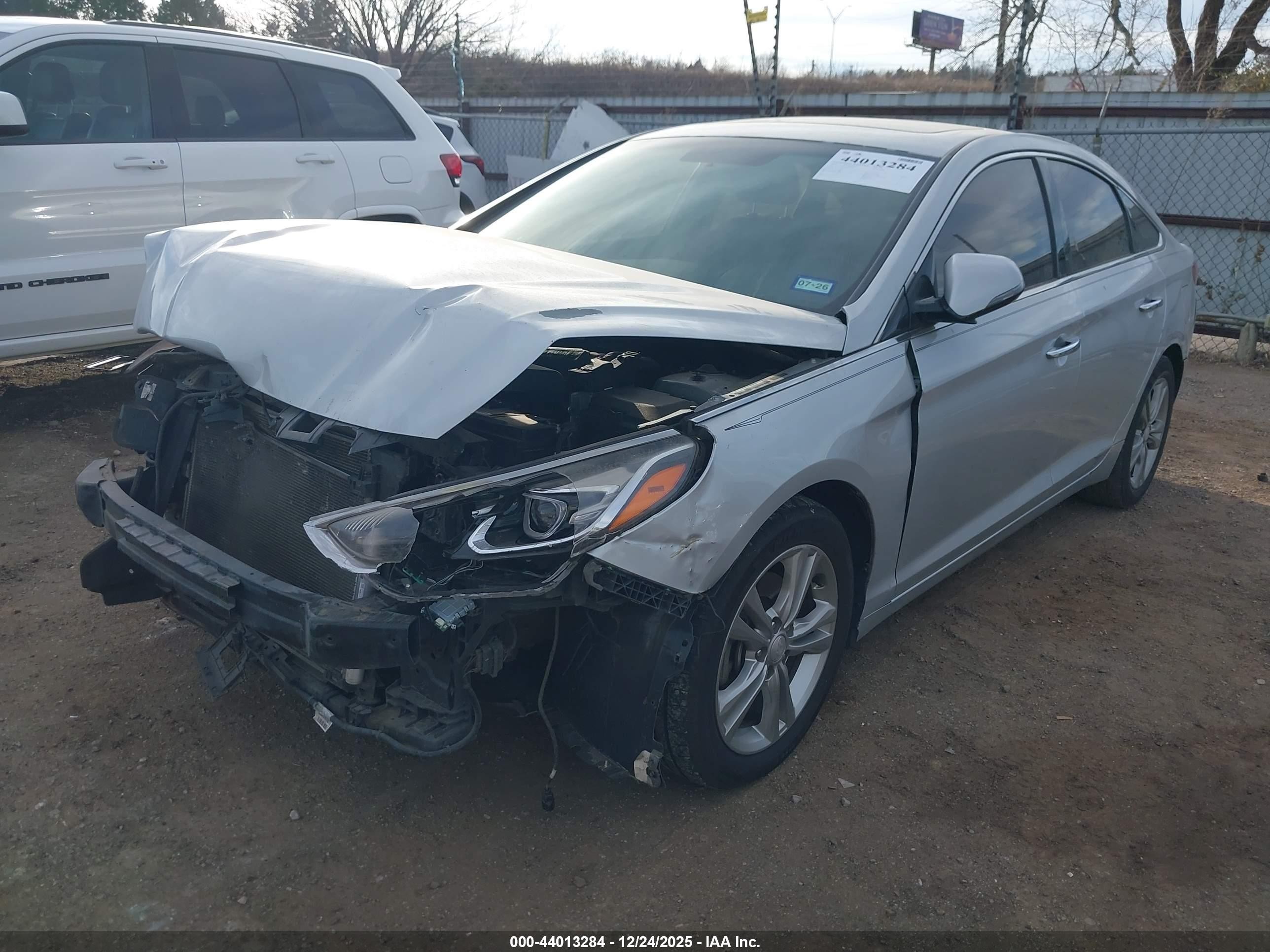 2018 Hyundai Sonata Limited Silver vin: 5NPE34AF3JH678589