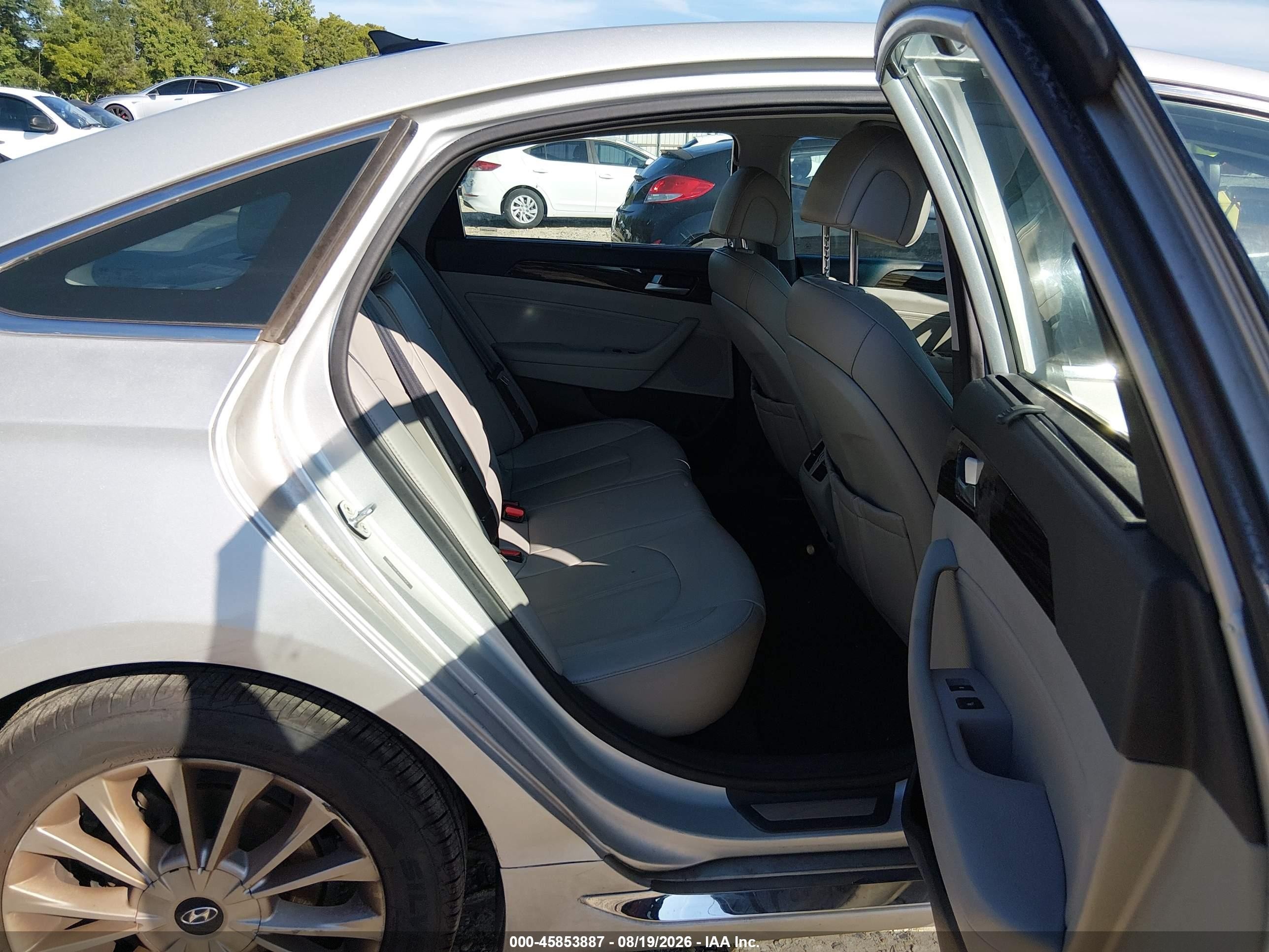 2015 Hyundai Sonata Limited Серебряный vin: 5NPE34AF4FH024062