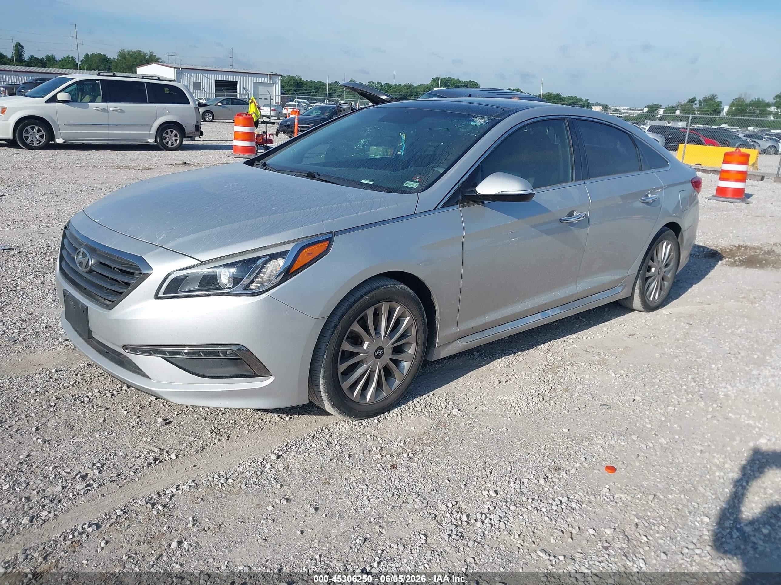 2015 Hyundai Sonata Limited Silver vin: 5NPE34AF4FH029679