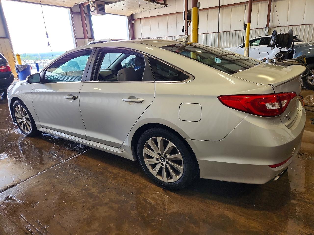 2015 Hyundai Sonata Sport Silver vin: 5NPE34AF4FH044232