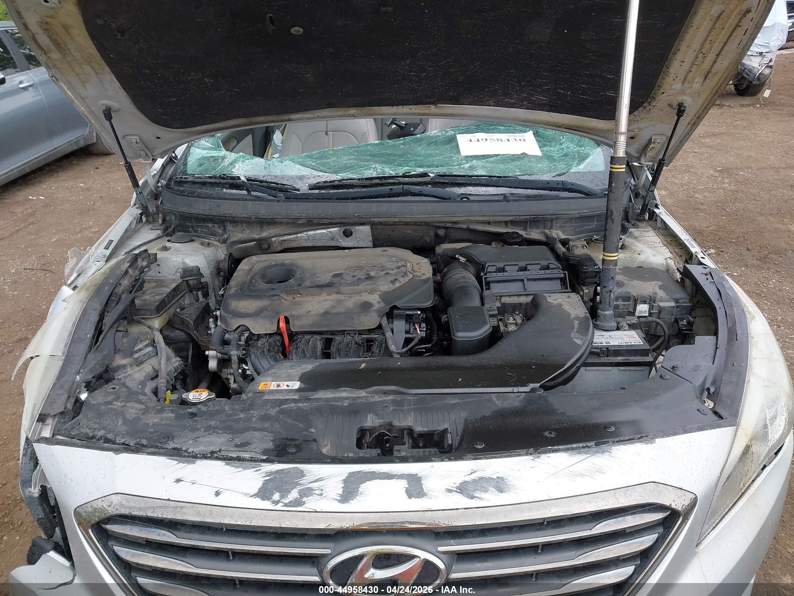 2015 Hyundai Sonata Limited Silver vin: 5NPE34AF4FH156884