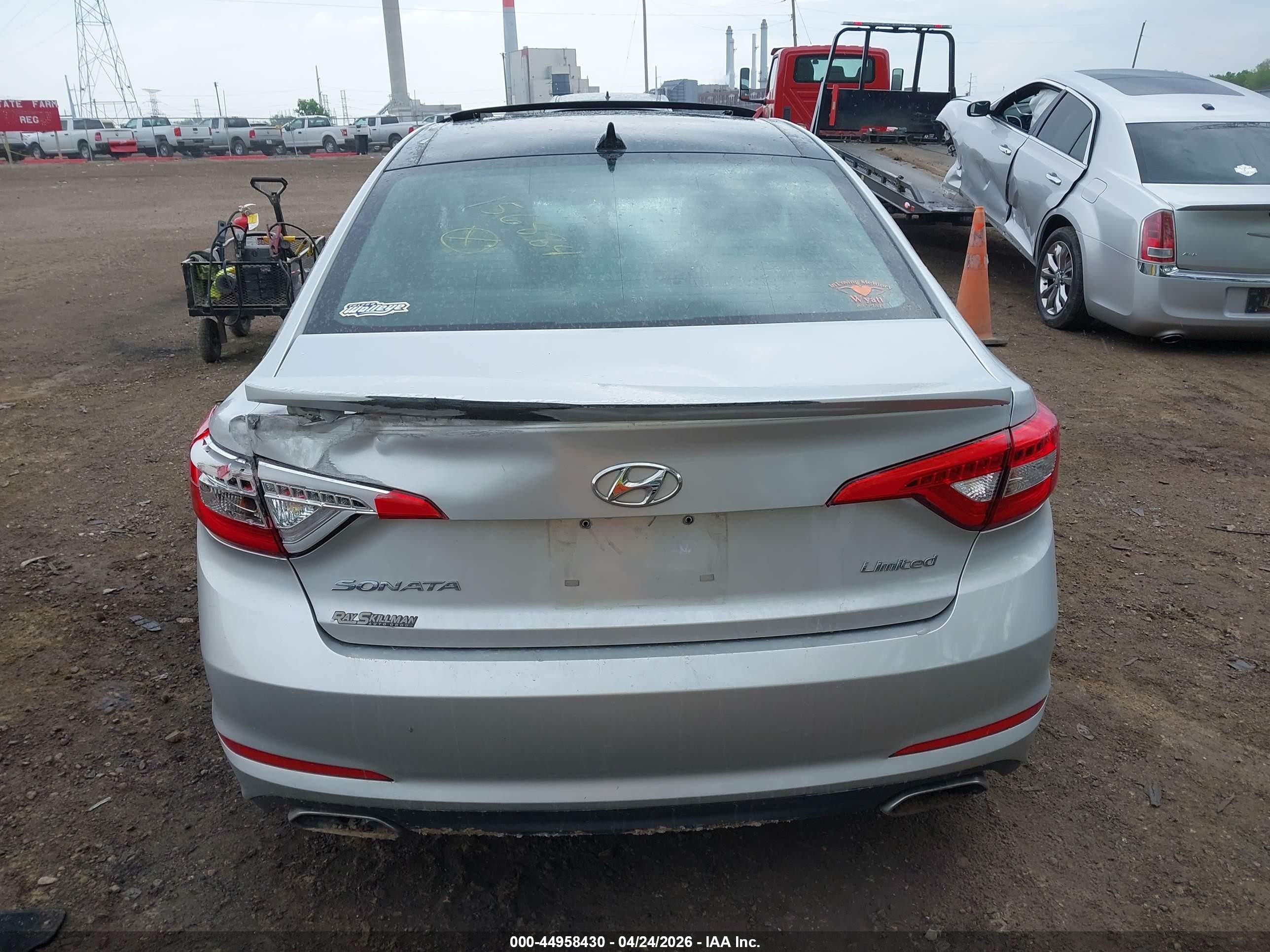 2015 Hyundai Sonata Limited Silver vin: 5NPE34AF4FH156884