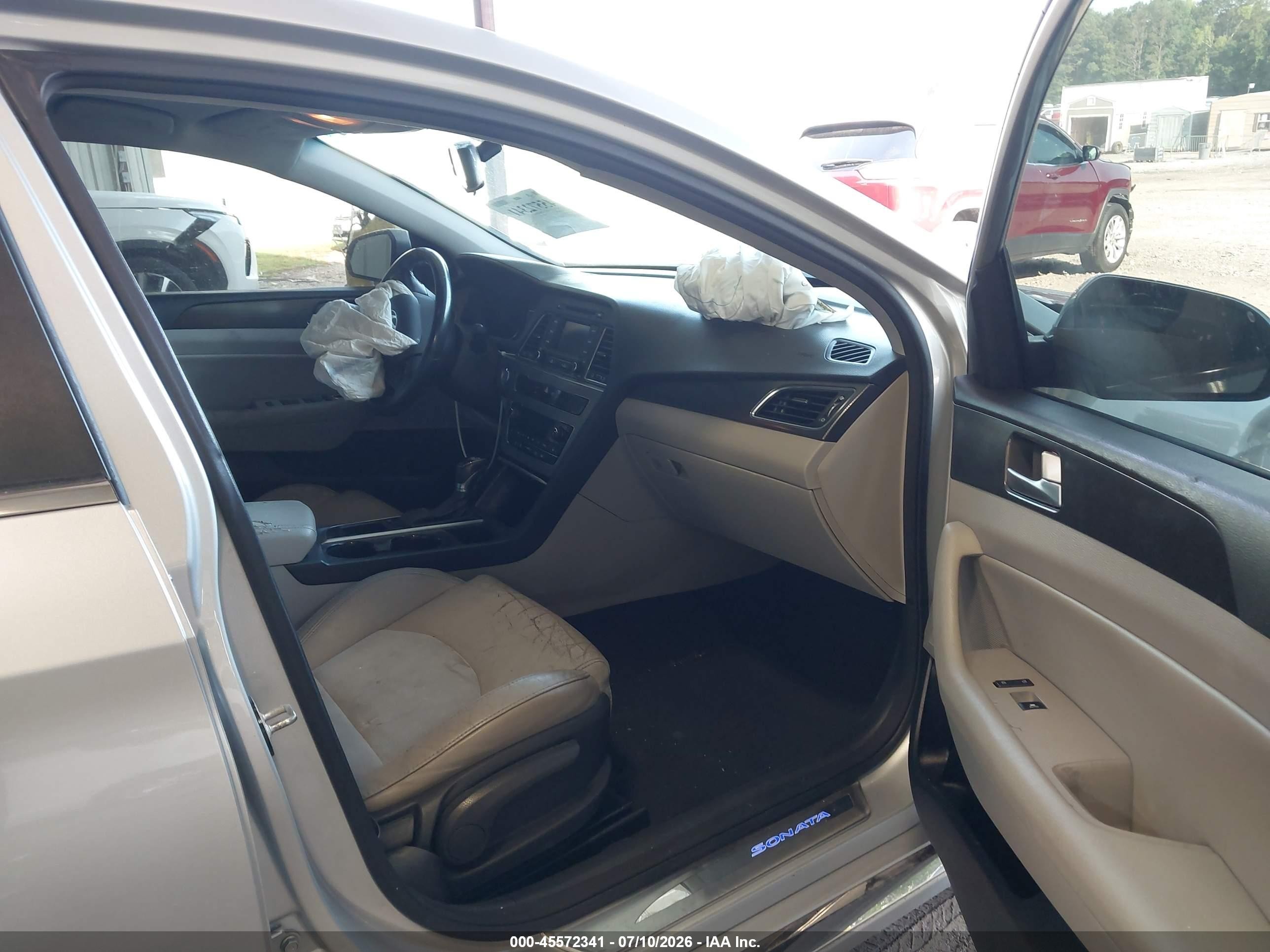 2015 Hyundai Sonata Sport Silver vin: 5NPE34AF4FH243300