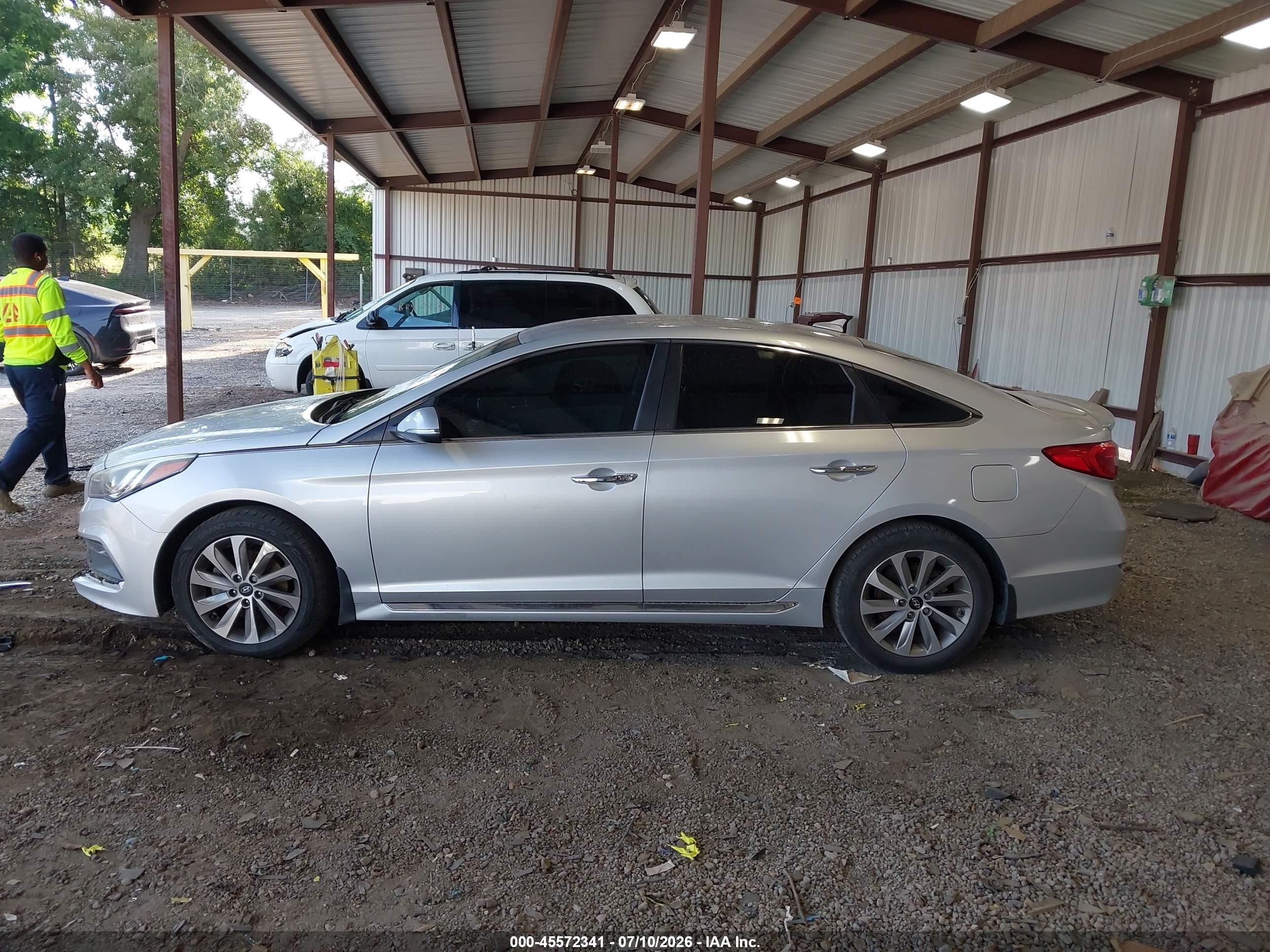 2015 Hyundai Sonata Sport Silver vin: 5NPE34AF4FH243300