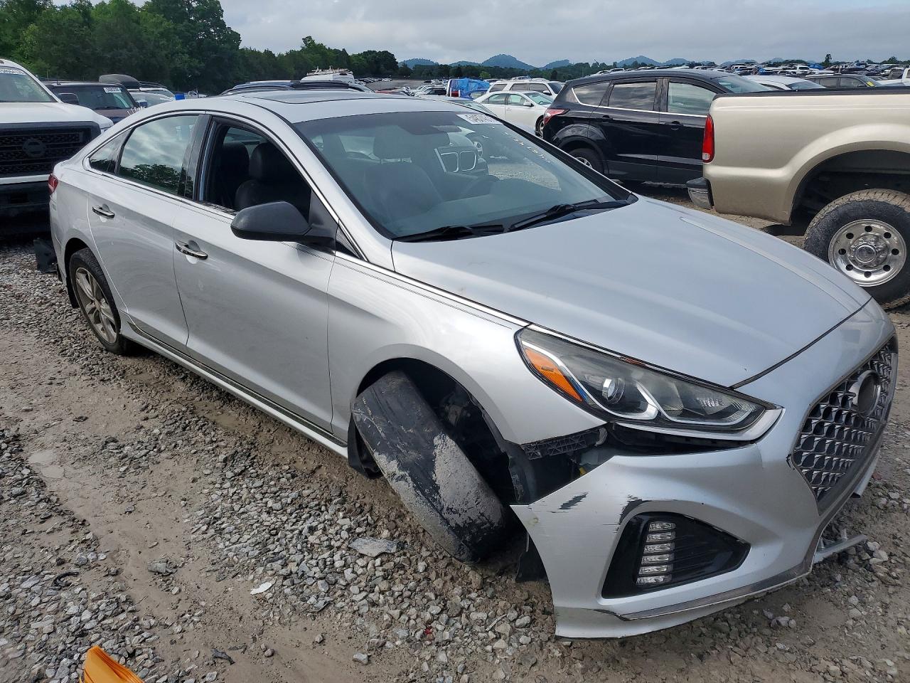 2018 Hyundai Sonata Sport Silver vin: 5NPE34AF4JH674907