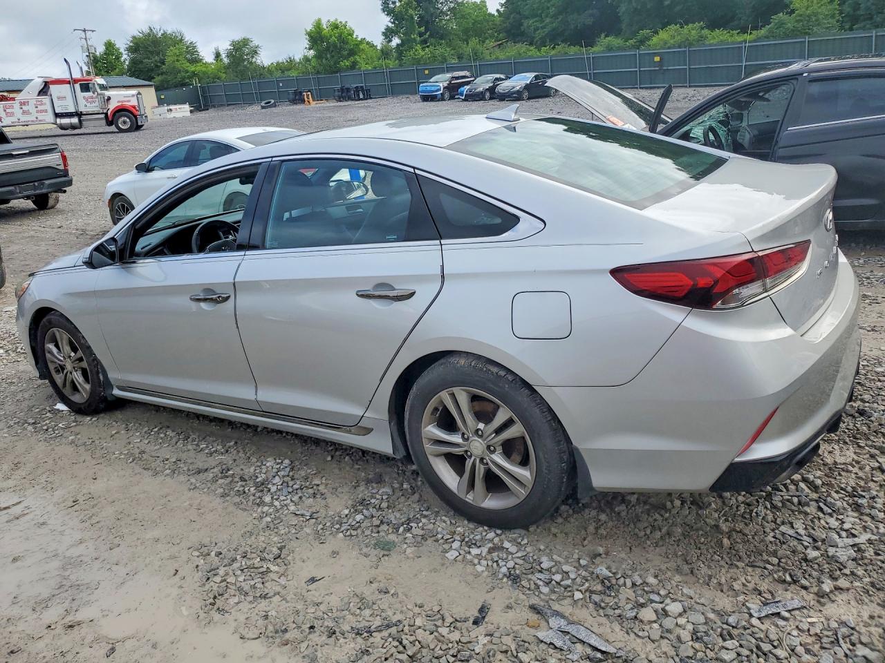 2018 Hyundai Sonata Sport Silver vin: 5NPE34AF4JH674907